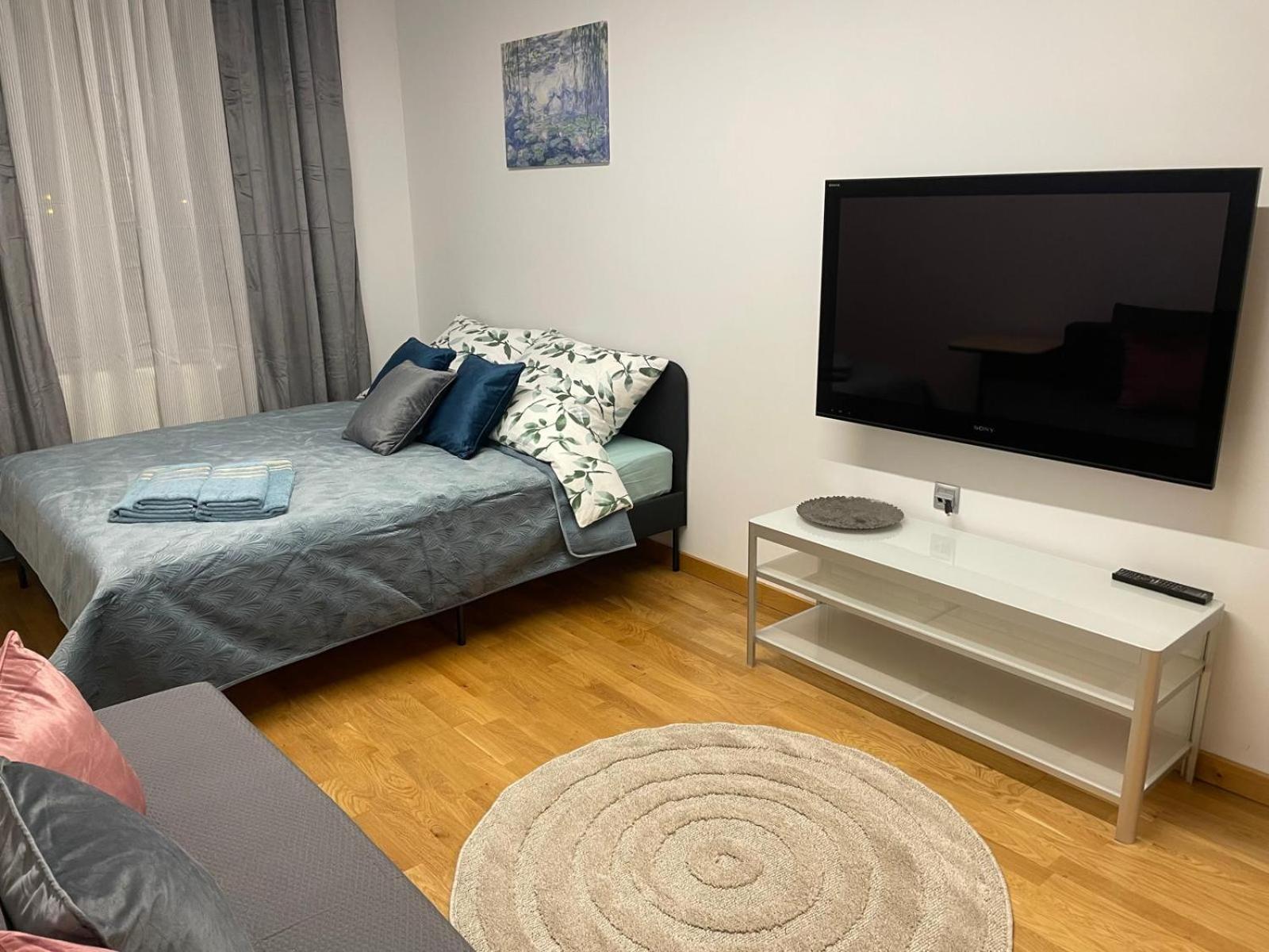 Apartment Comfortable With 2 Bedrooms And 2 Balconies On Borkowska Street *