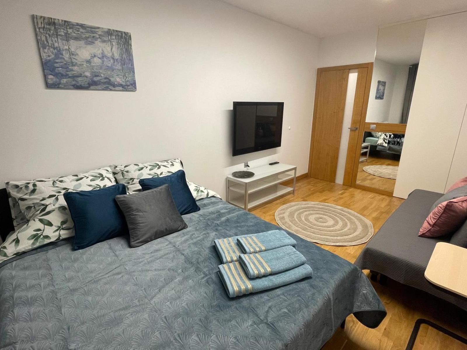 Comfortable With 2 Bedrooms And 2 Balconies On Borkowska Street Krakow