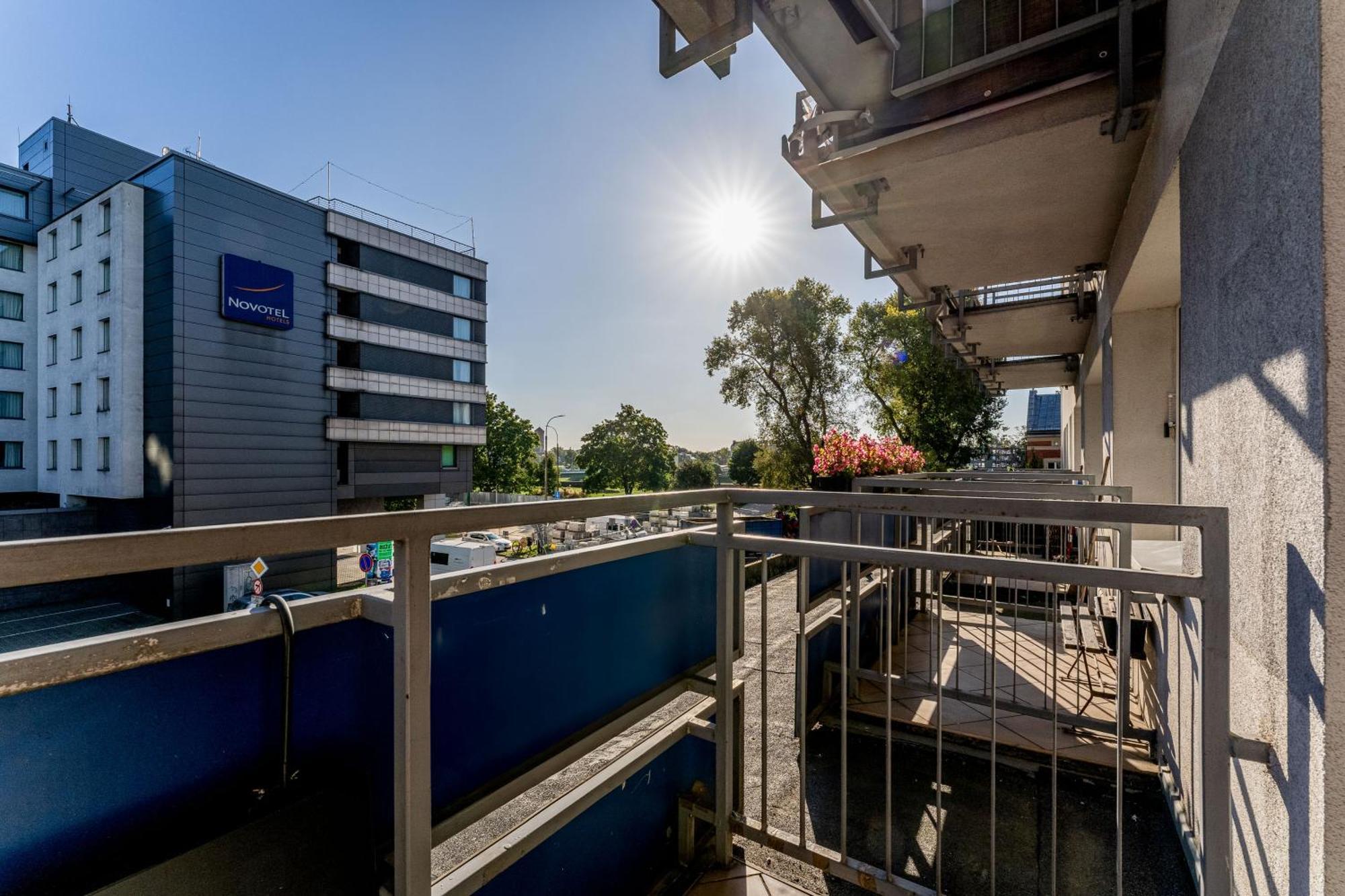 Riverside Charm Apartment