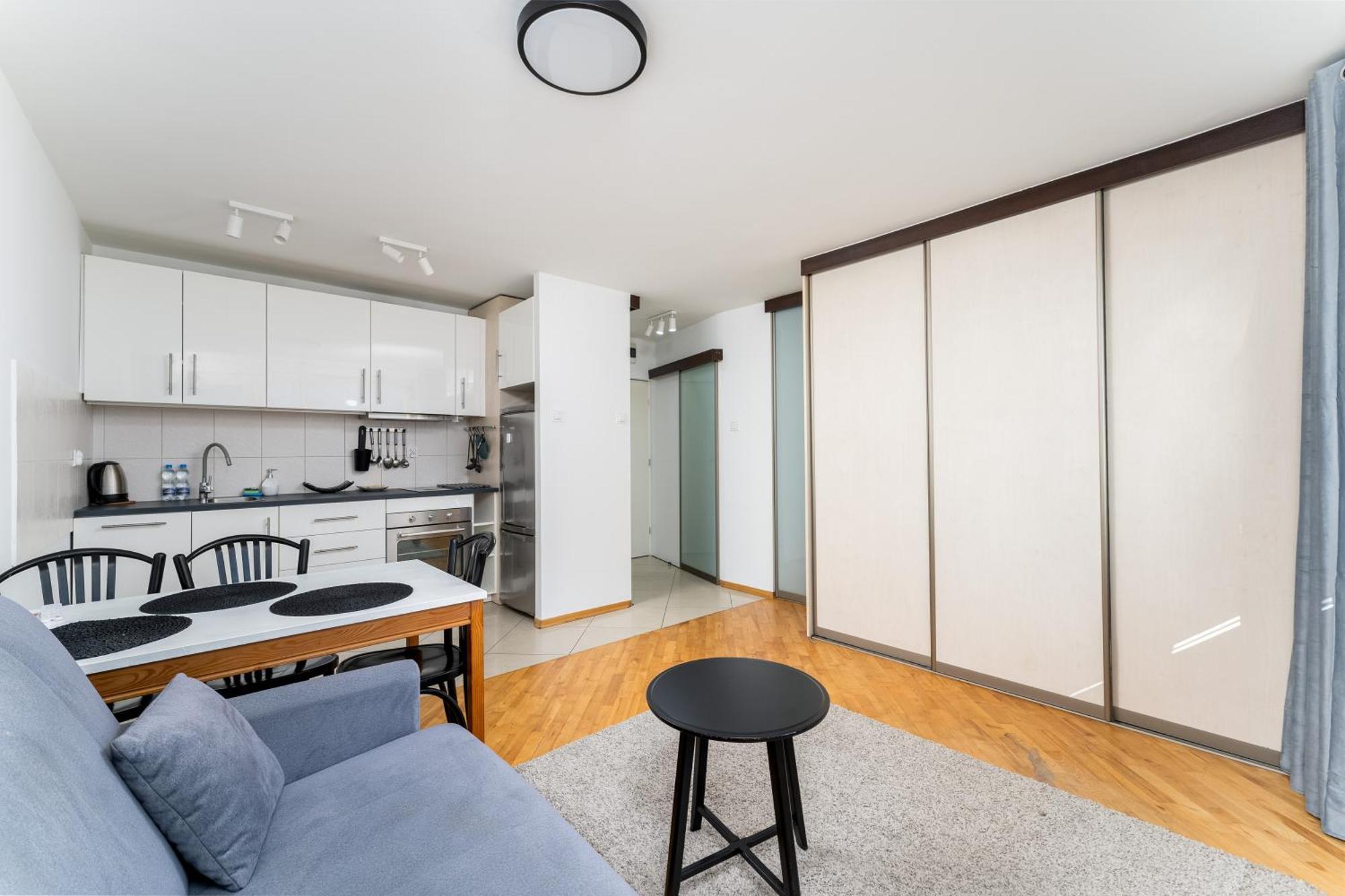 Riverside Charm Apartment