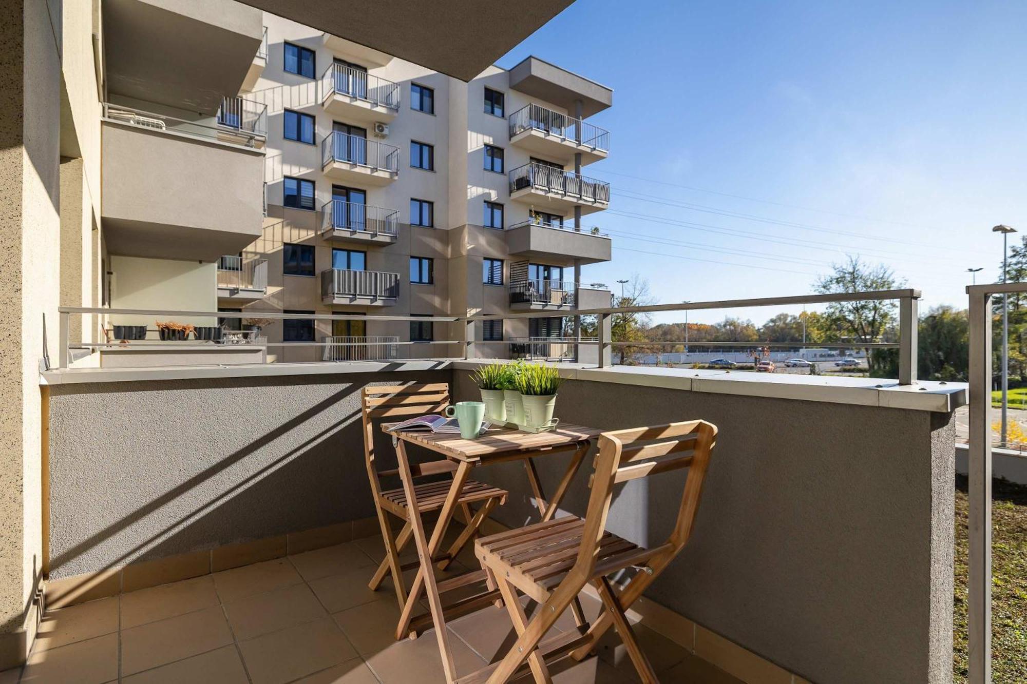 Apartment Modern With Parking Near Tauron Arena By Renters