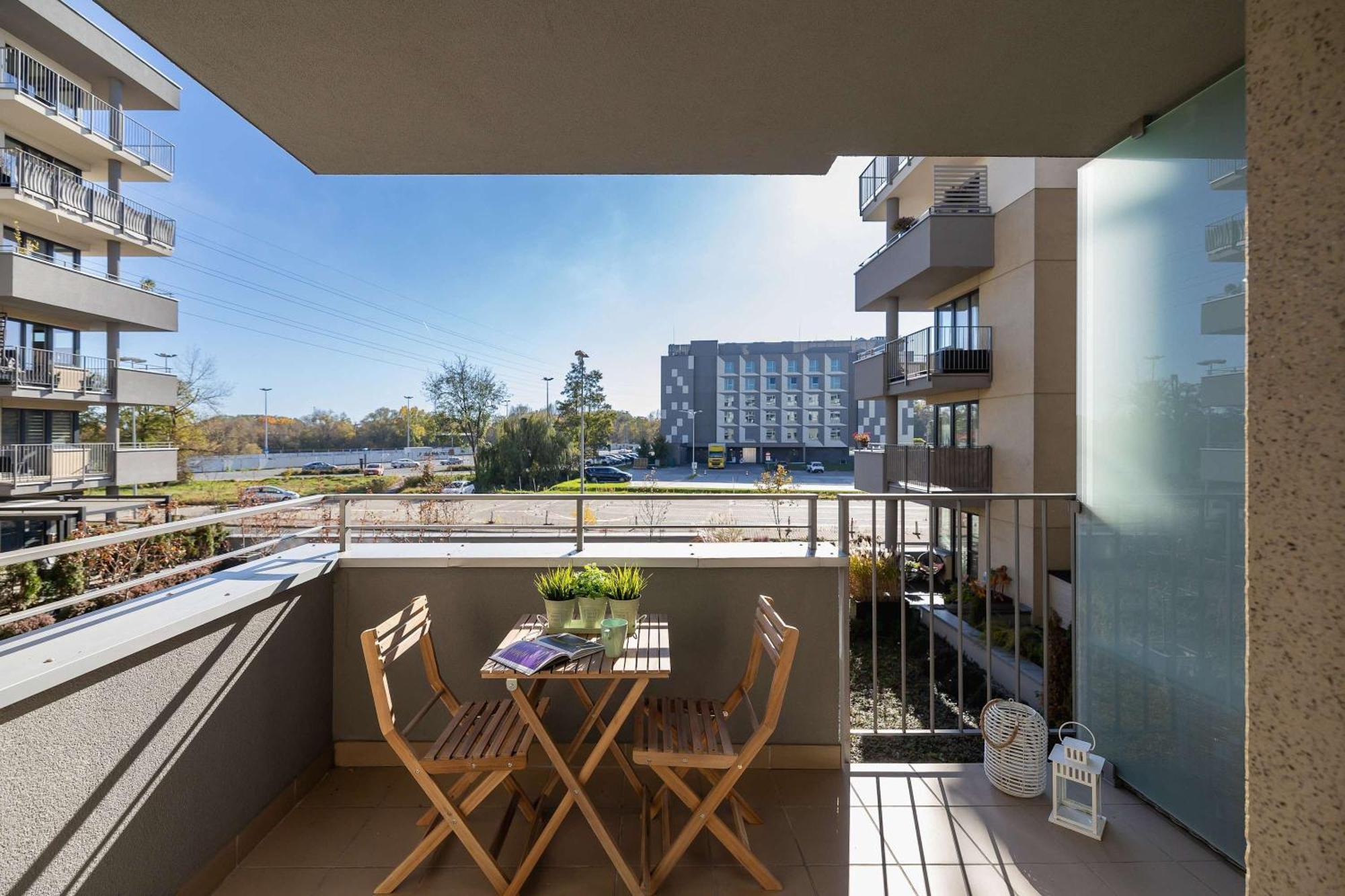 Modern With Parking Near Tauron Arena By Renters Apartment Krakow