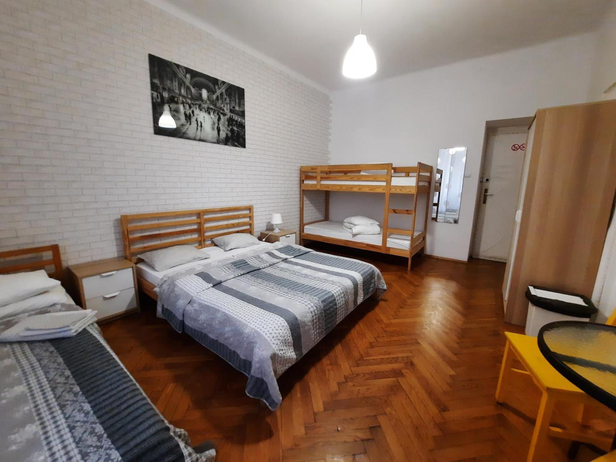 Hostel Lorf Hostel&apartments
