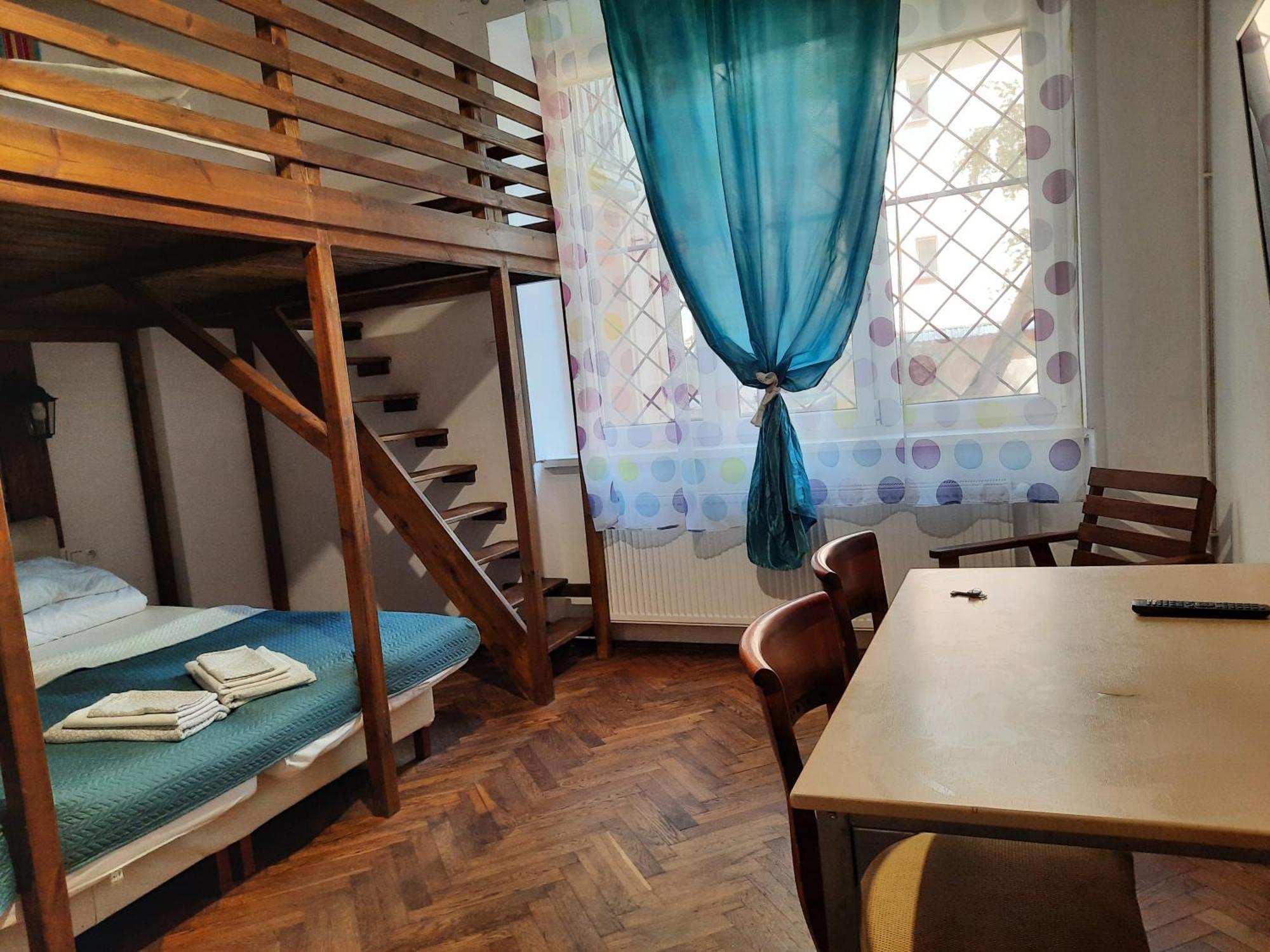 Lorf Hostel&apartments Hostel *