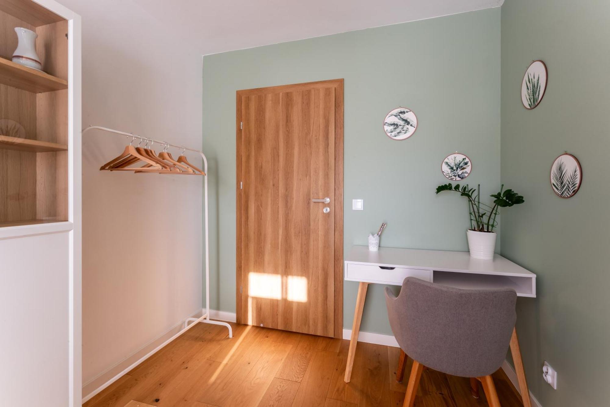 Oasis - Free Parking, Big Balcony, Private Park Appartement Krakau