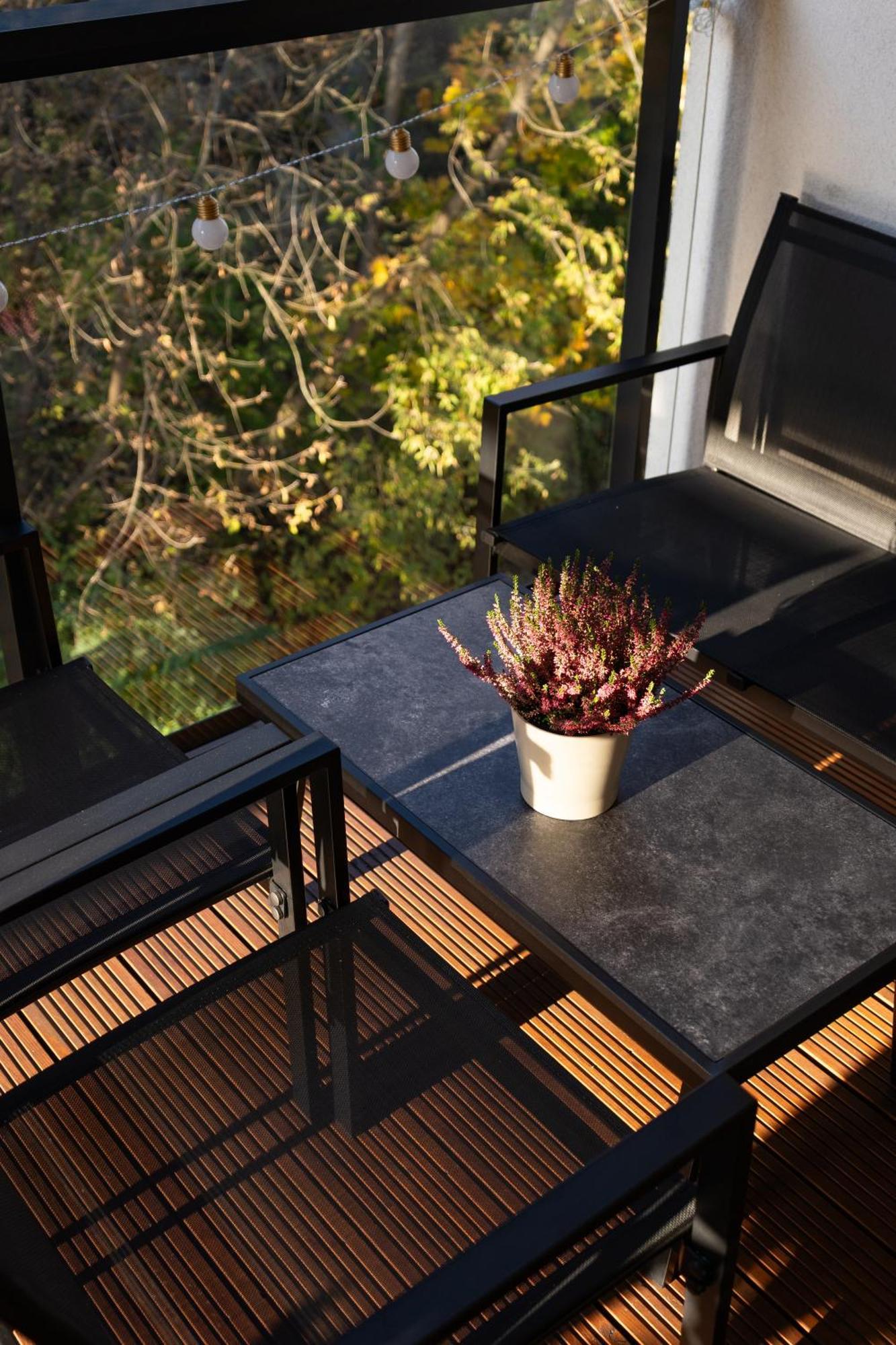 Oasis - Free Parking, Big Balcony, Private Park Krakau