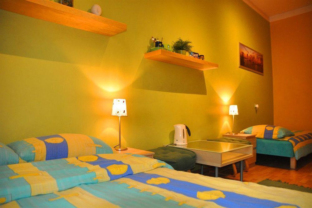 Rainbow 3 Apartment *