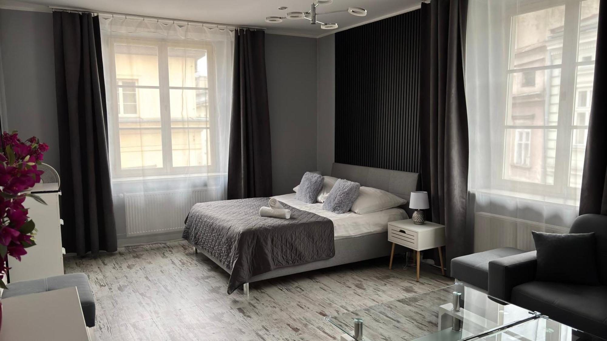 Mikołajska 5 Apartament *
