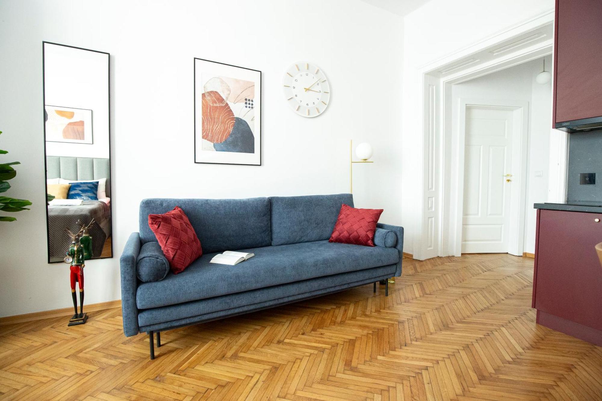 Unique Style Old Town - 25 Min From The Airport - By Homelike