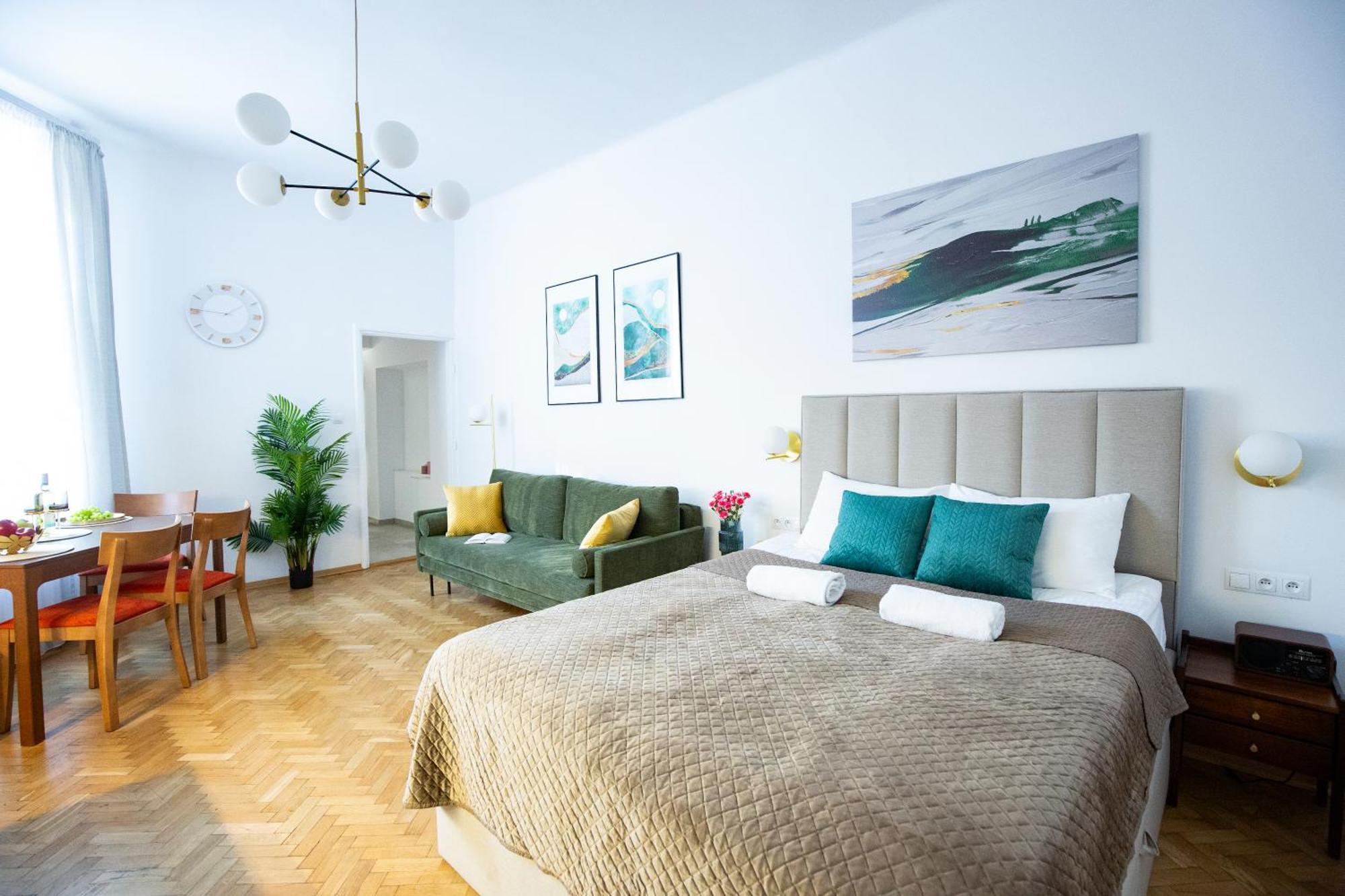 Unique Style Old Town - 25 Min From The Airport - By Homelike Appartement *
