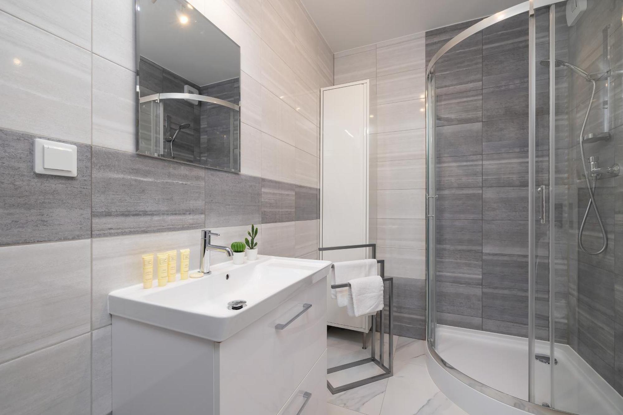 Apartment Cozy Laszkiewicza With Parking By Renters