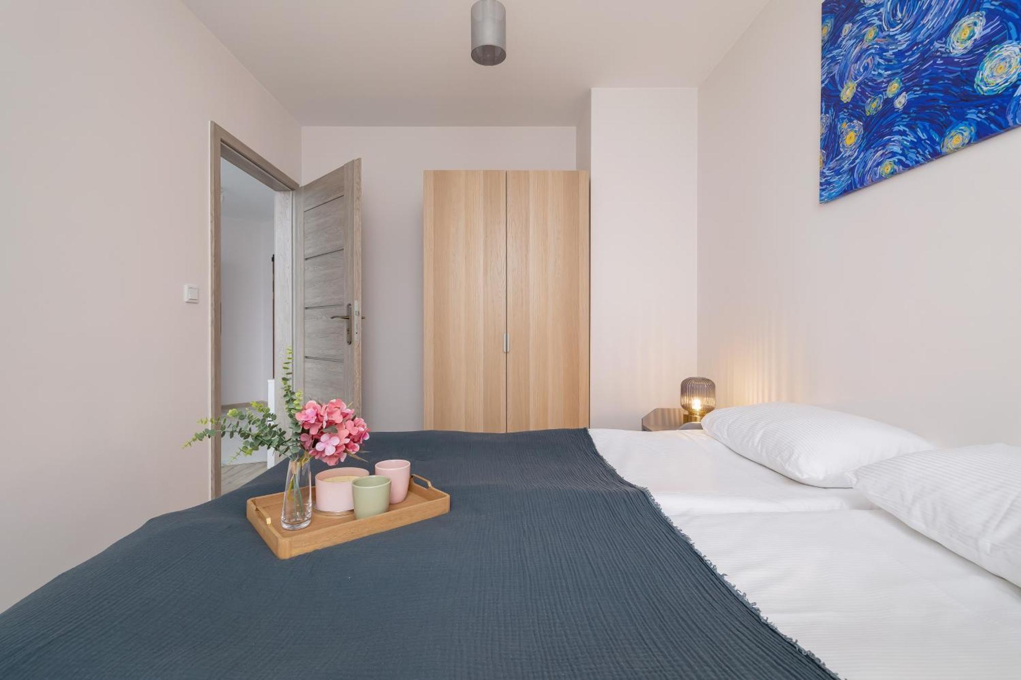 Cozy Laszkiewicza With Parking By Renters *