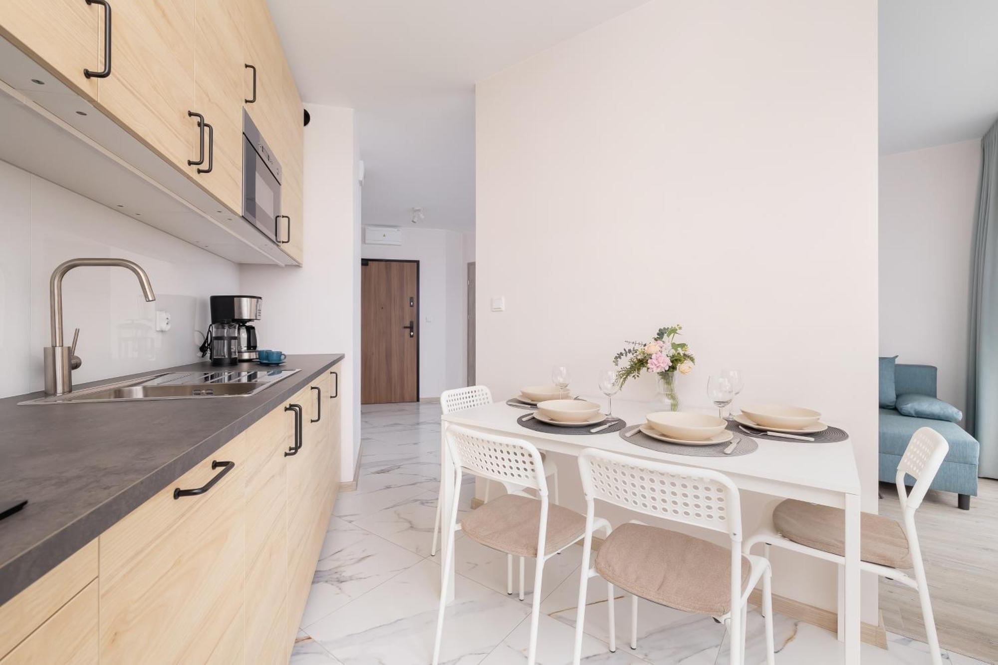 Cozy Laszkiewicza With Parking By Renters Apartment