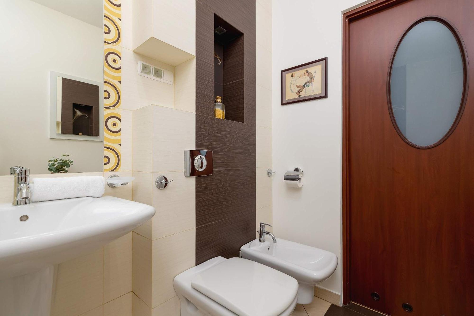 Bright Near Ice With Air Conditioning And Parking By Renters Apartamento Cracóvia