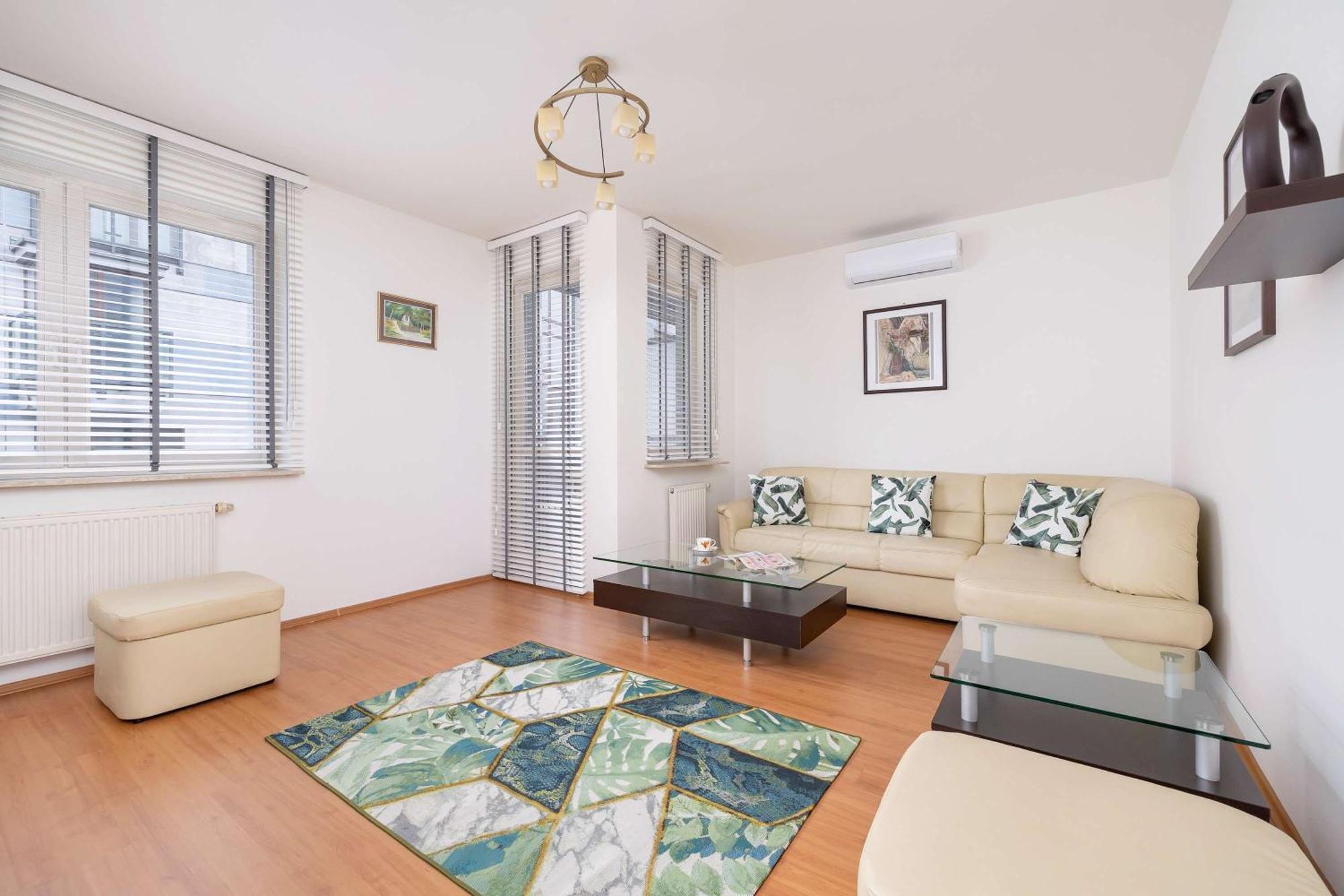 Bright Near Ice With Air Conditioning And Parking By Renters Apartamento *