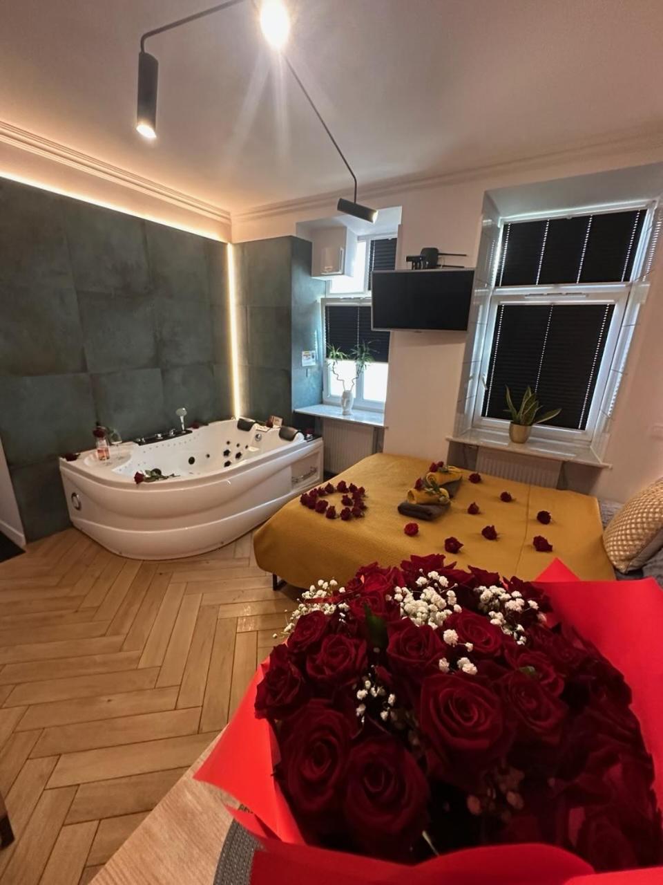 Jacuzzi & Bike Apartment, Appartement *