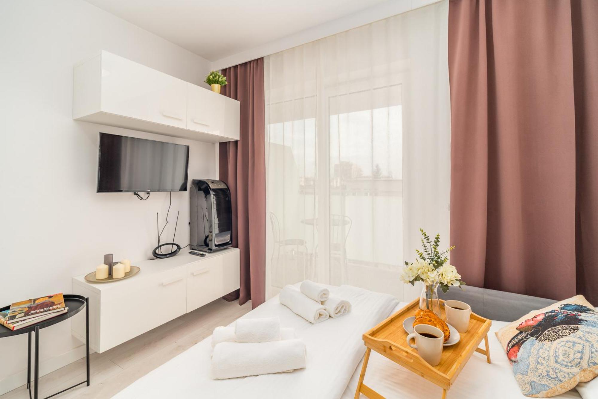 Apartment Pradnik Czerwony - Balcony, View - By Rentujemy *