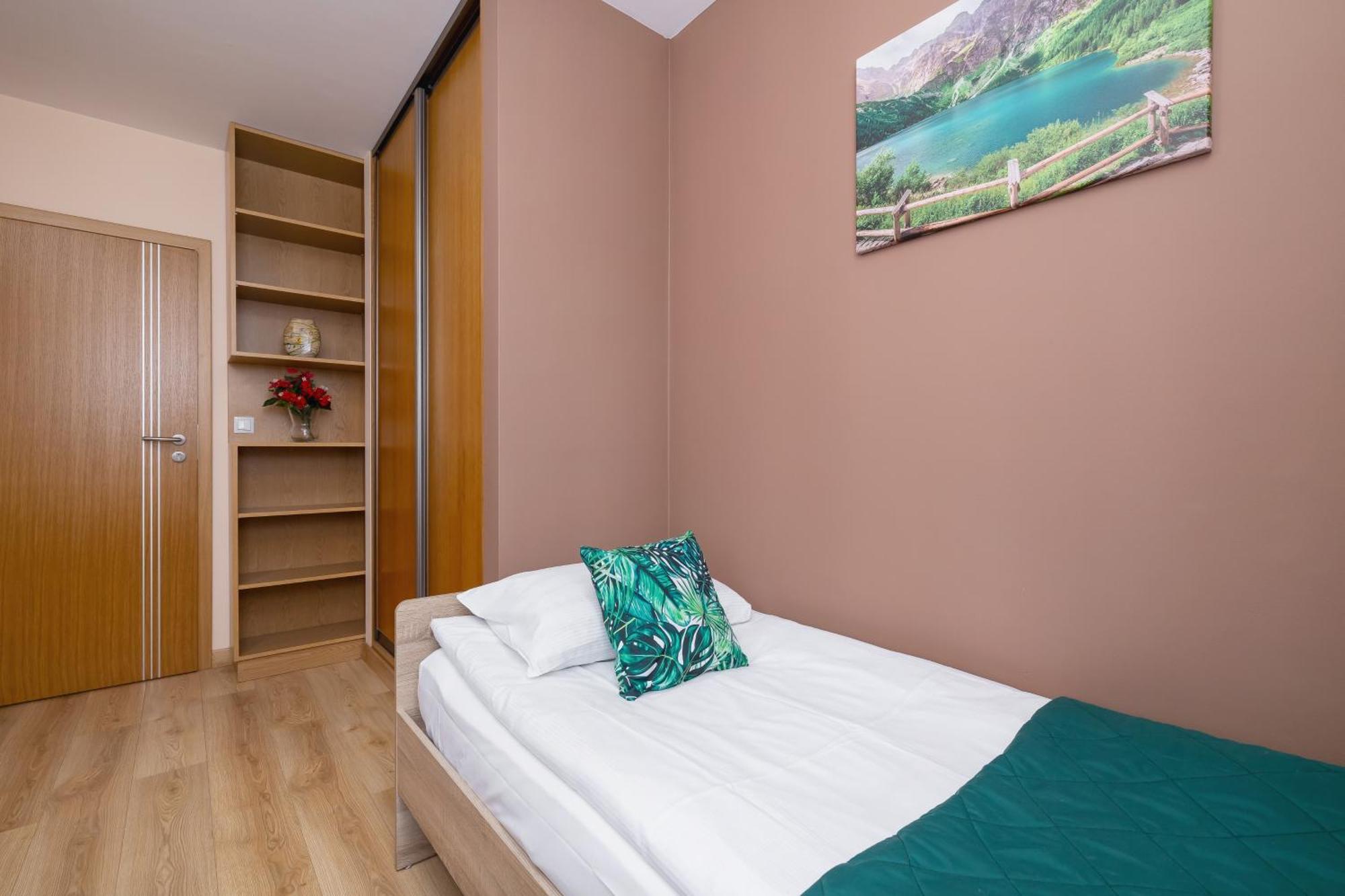 Apartment Grzegorzecka Family With Balcony & Parking Cracow By Renters