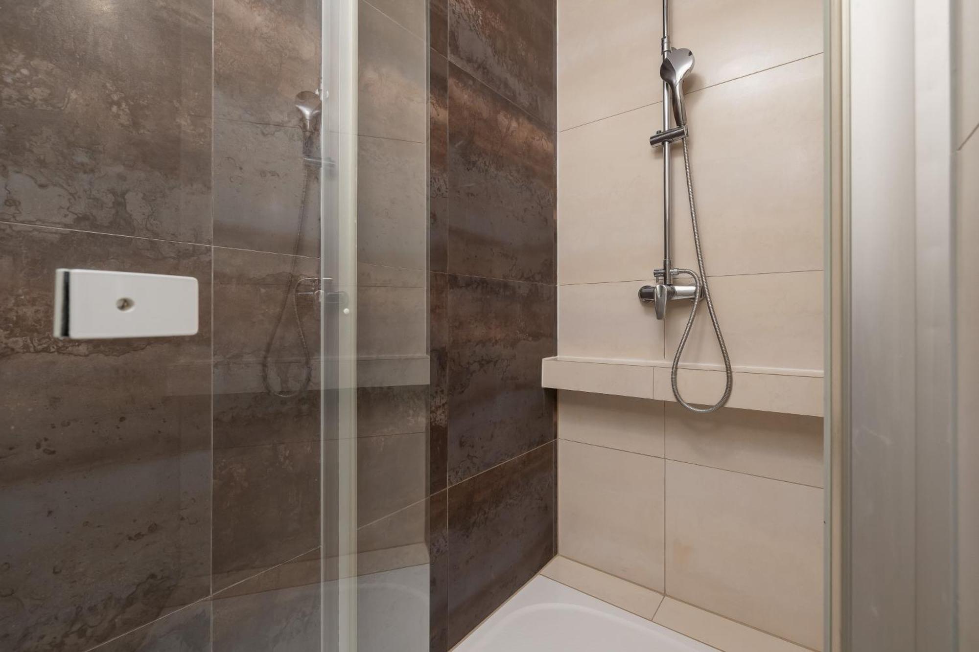 Apartment Grzegorzecka Family With Balcony & Parking Cracow By Renters Krakow