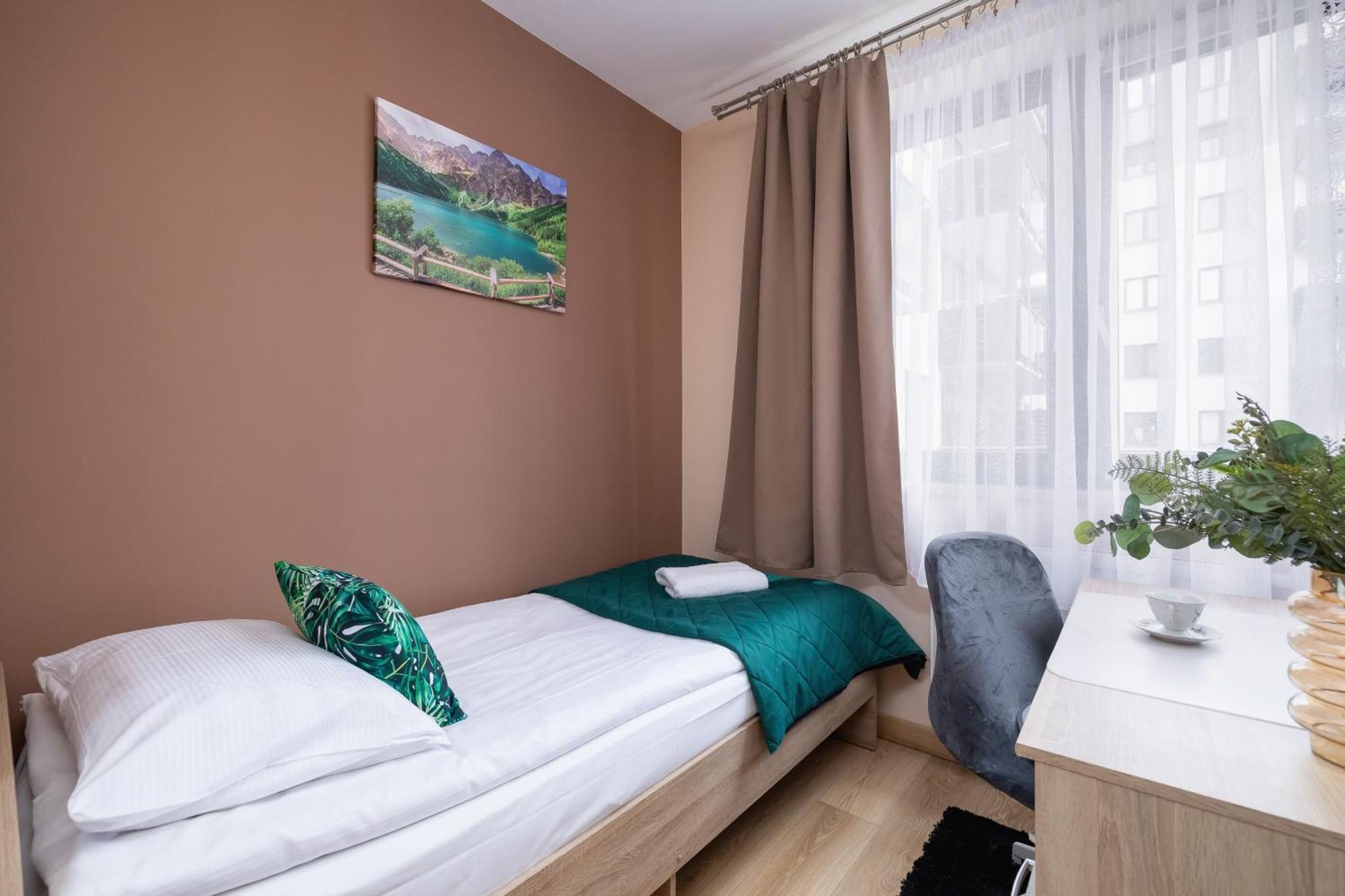 Grzegorzecka Family With Balcony & Parking Cracow By Renters *