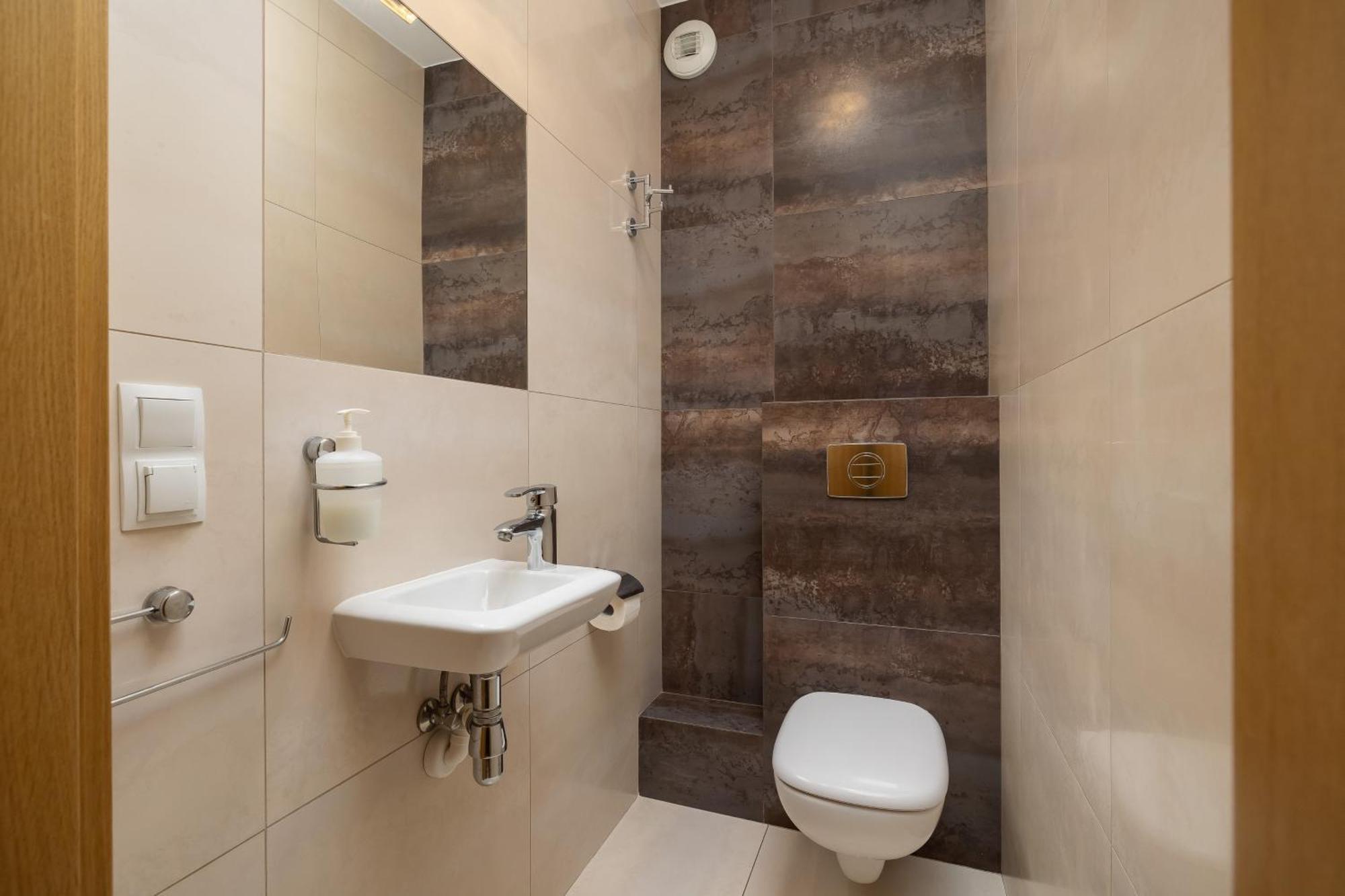 Grzegorzecka Family With Balcony & Parking Cracow By Renters * Krakow