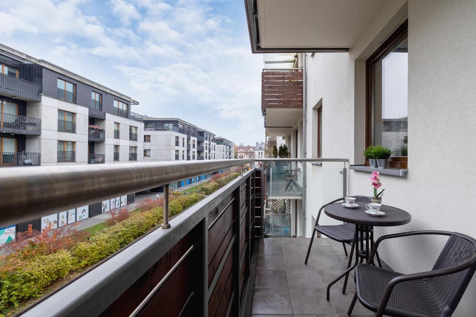 Grzegorzecka Family With Balcony & Parking Cracow By Renters Apartment Krakow