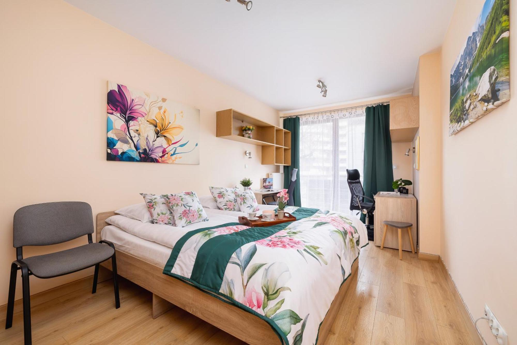 Apartment Grzegorzecka Family With Balcony & Parking Cracow By Renters Krakow