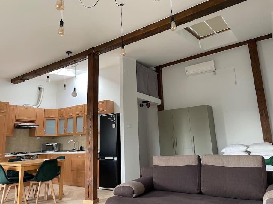 Househost Krowoderska 53