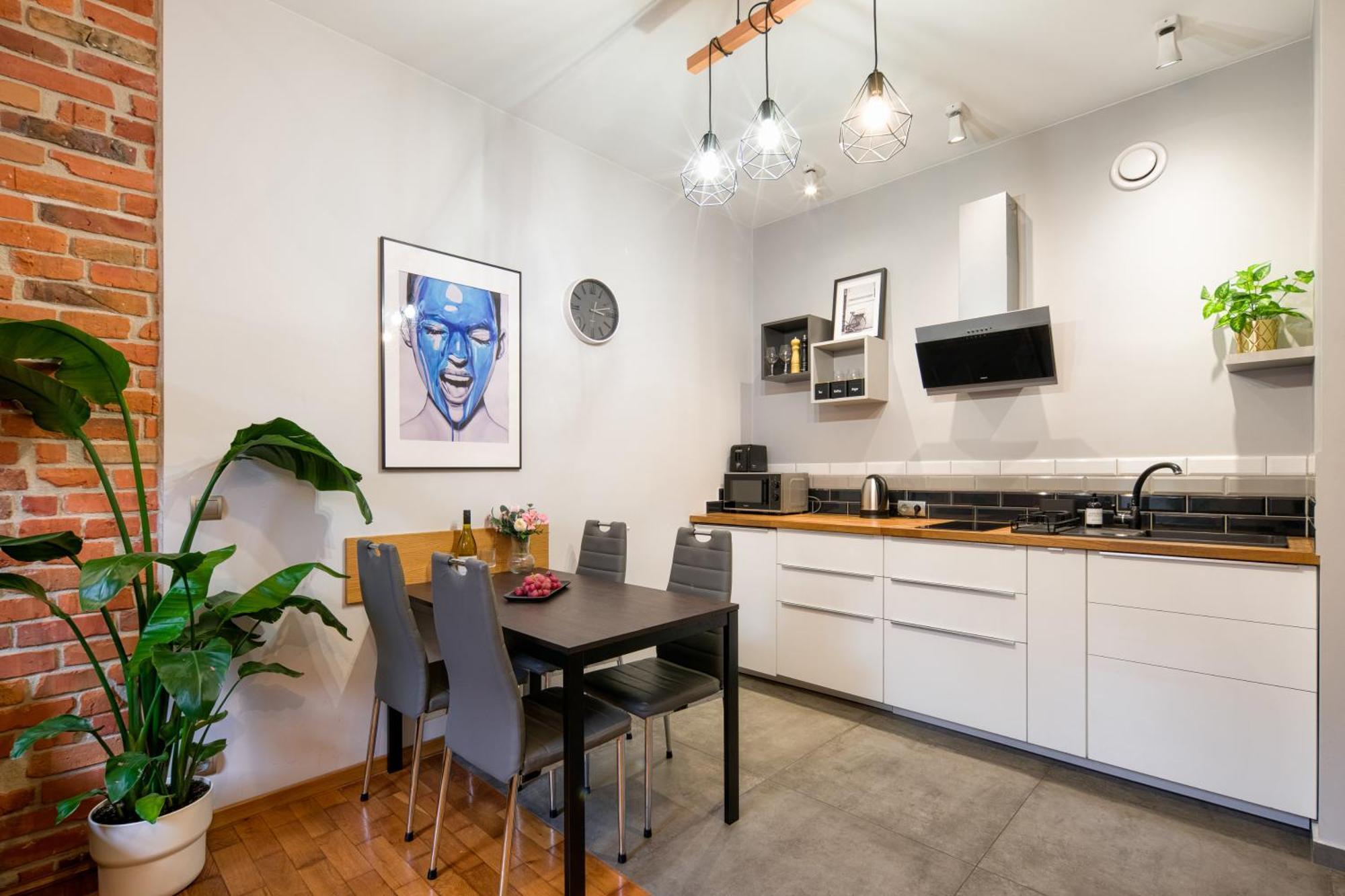 Loft - Next To The Main Station - Air Conditioning *