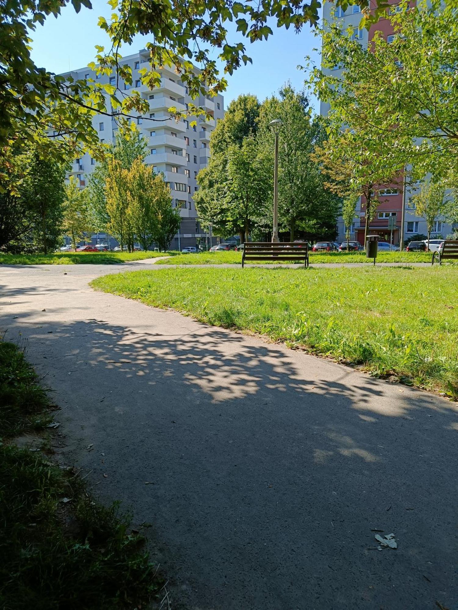 Uroczy Z Garazem Apartamento