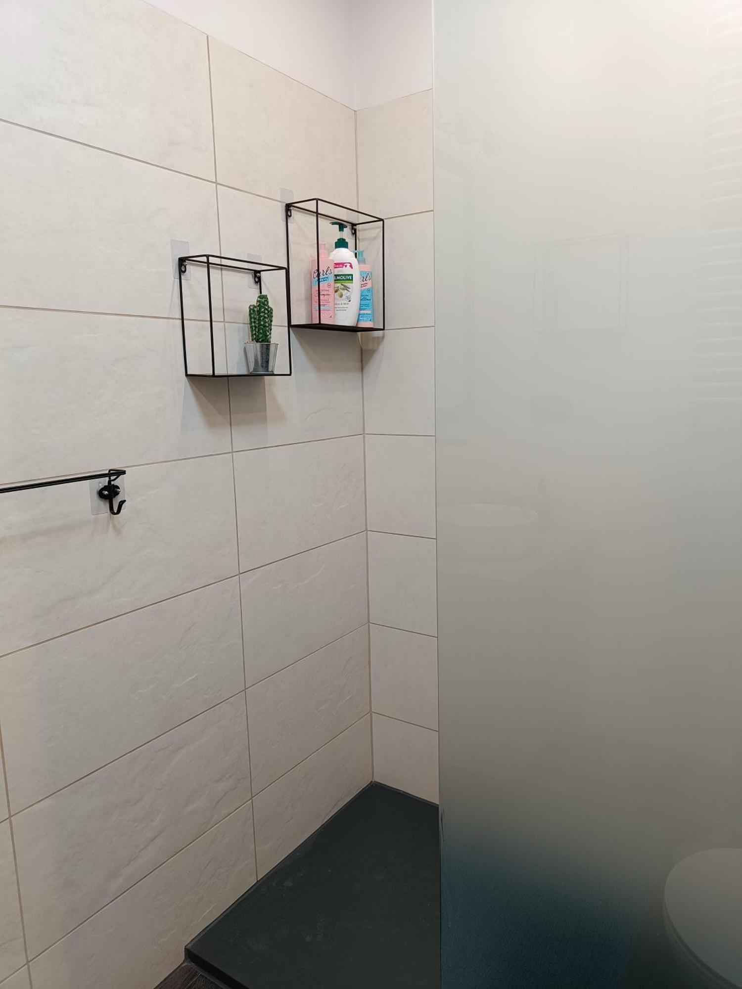Uroczy Z Garazem Apartment *