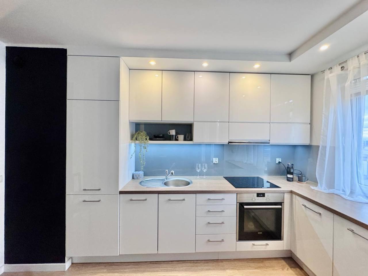 C- Home4U - Apartment With A City View Close To Aquapark, Parking In Secured Area Apartament *