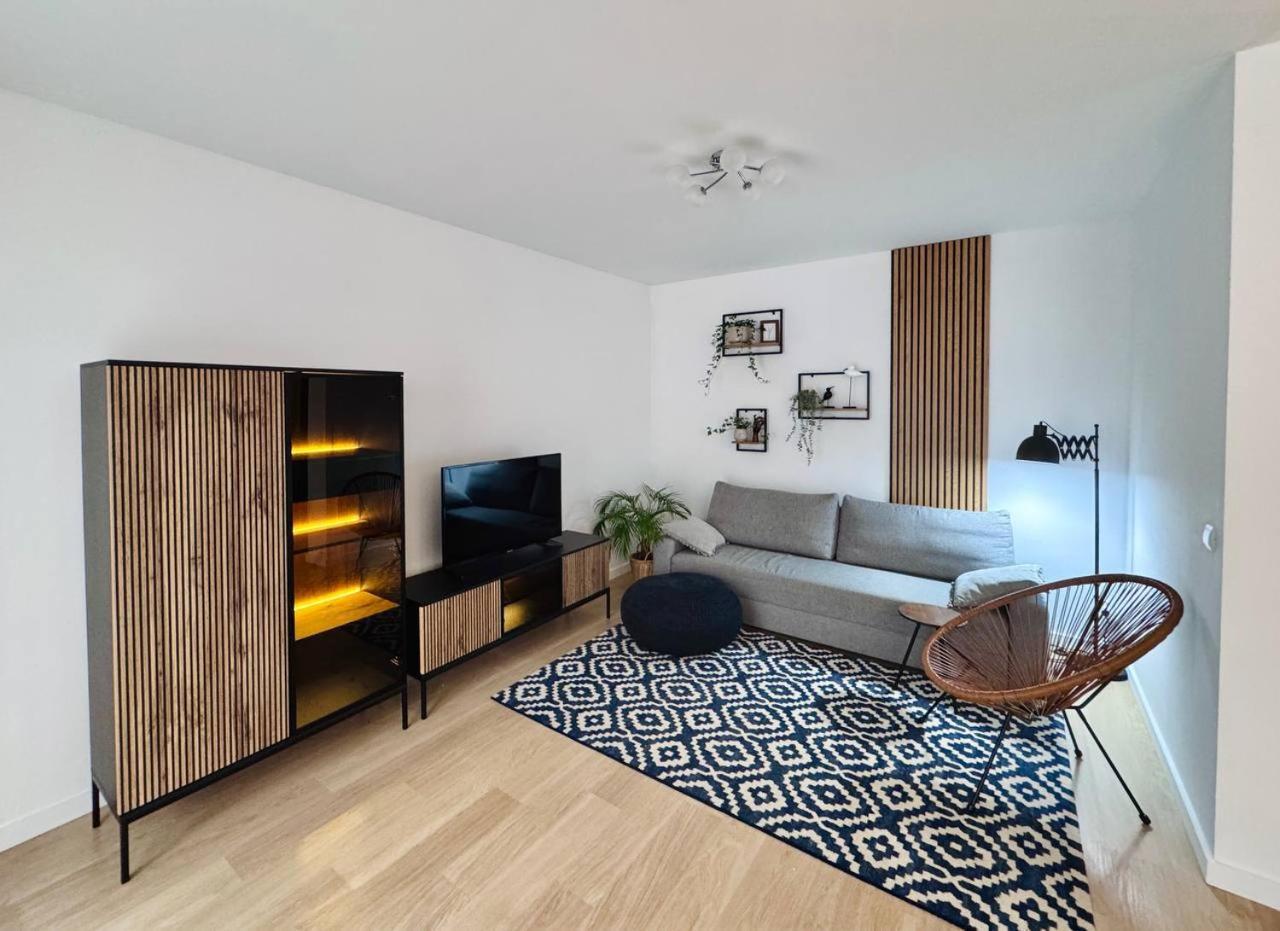 Apartament C- Home4U - Apartment With A City View Close To Aquapark, Parking In Secured Area *