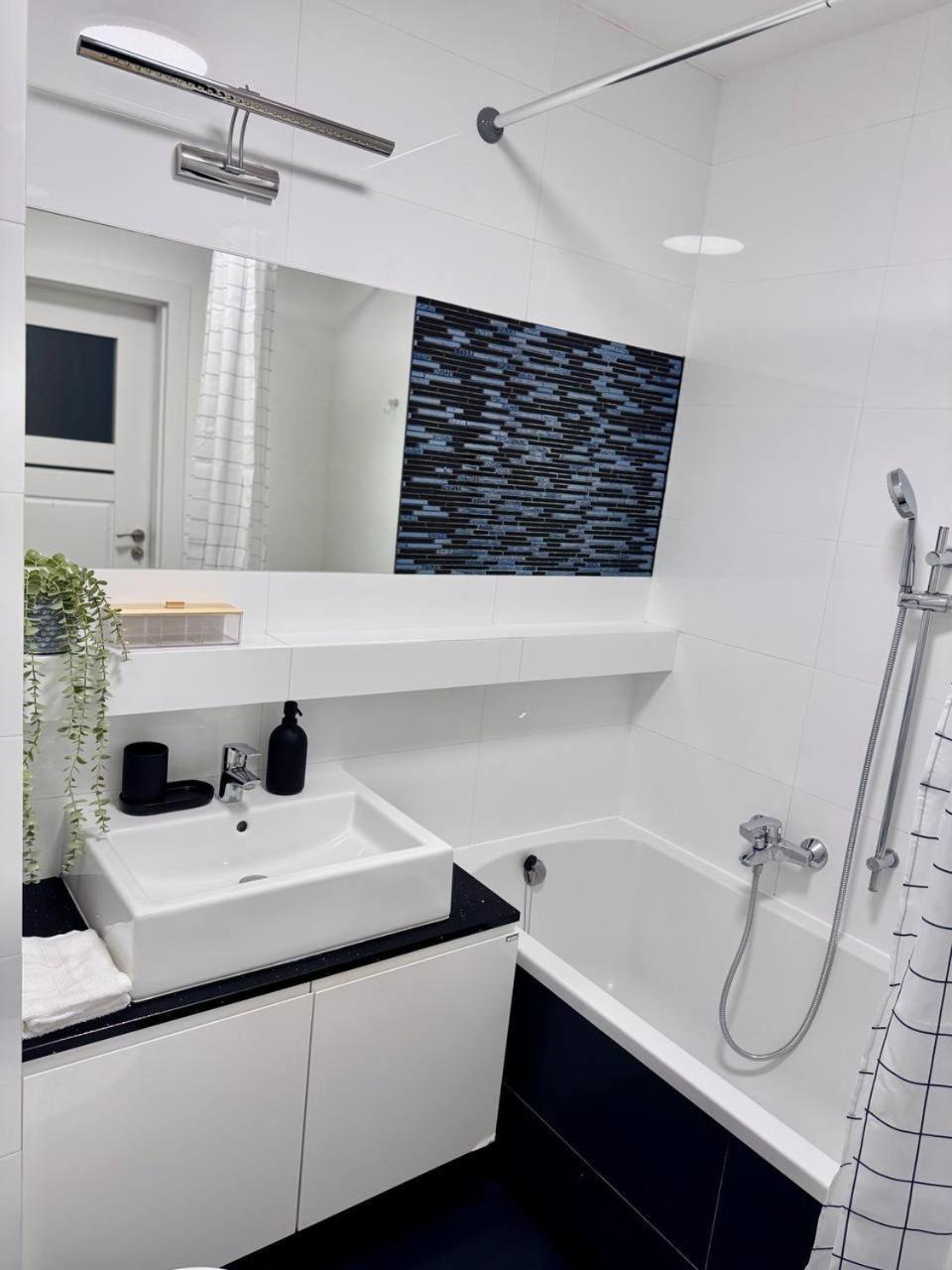 C- Home4U - Apartment With A City View Close To Aquapark, Parking In Secured Area Apartament *