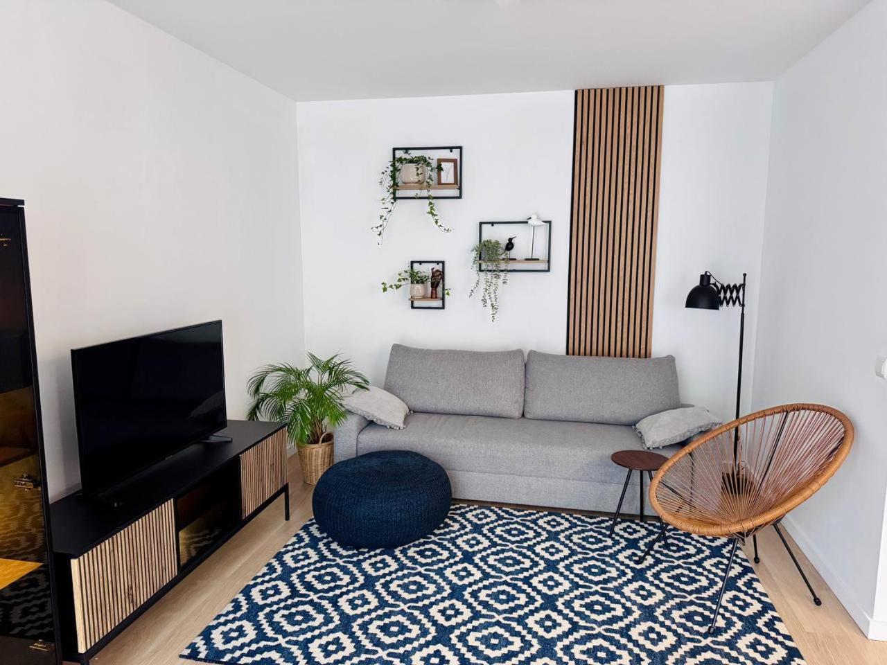 C- Home4U - Apartment With A City View Close To Aquapark, Parking In Secured Area