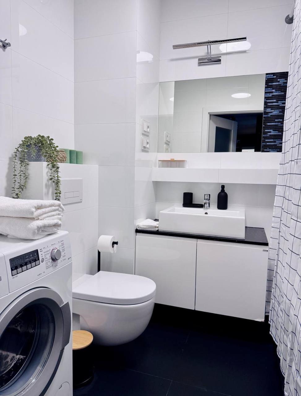 C- Home4U - Apartment With A City View Close To Aquapark, Parking In Secured Area Apartament