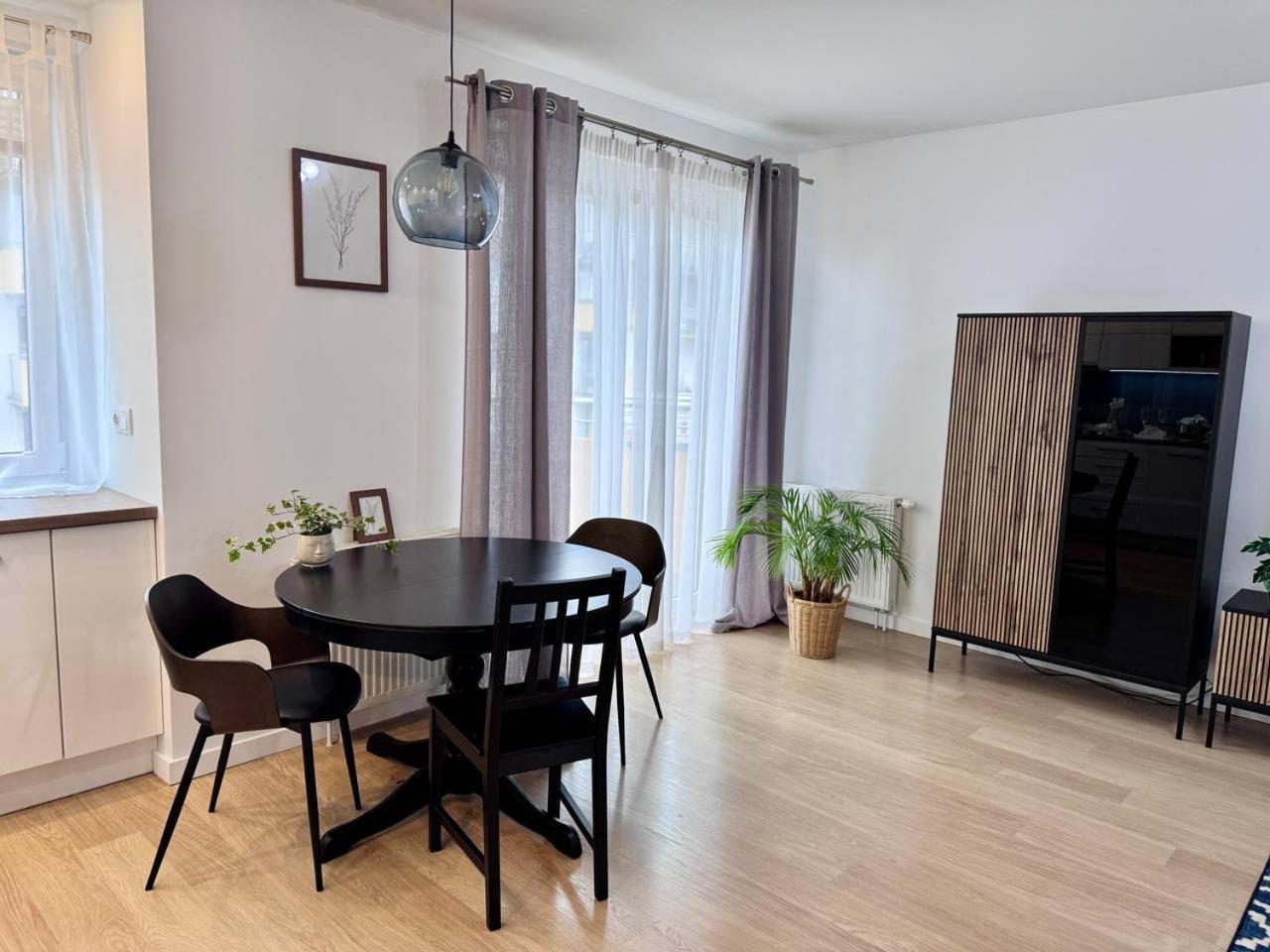 Apartament C- Home4U - Apartment With A City View Close To Aquapark, Parking In Secured Area