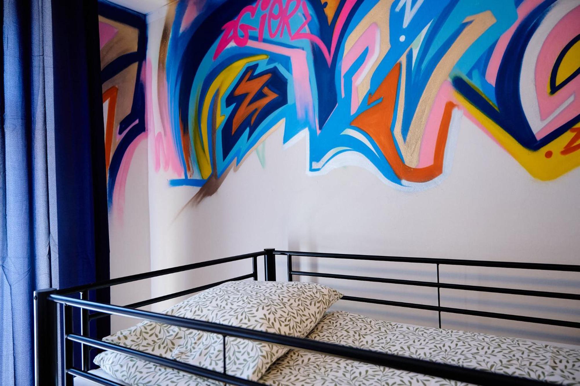 Graffiti Hostel *