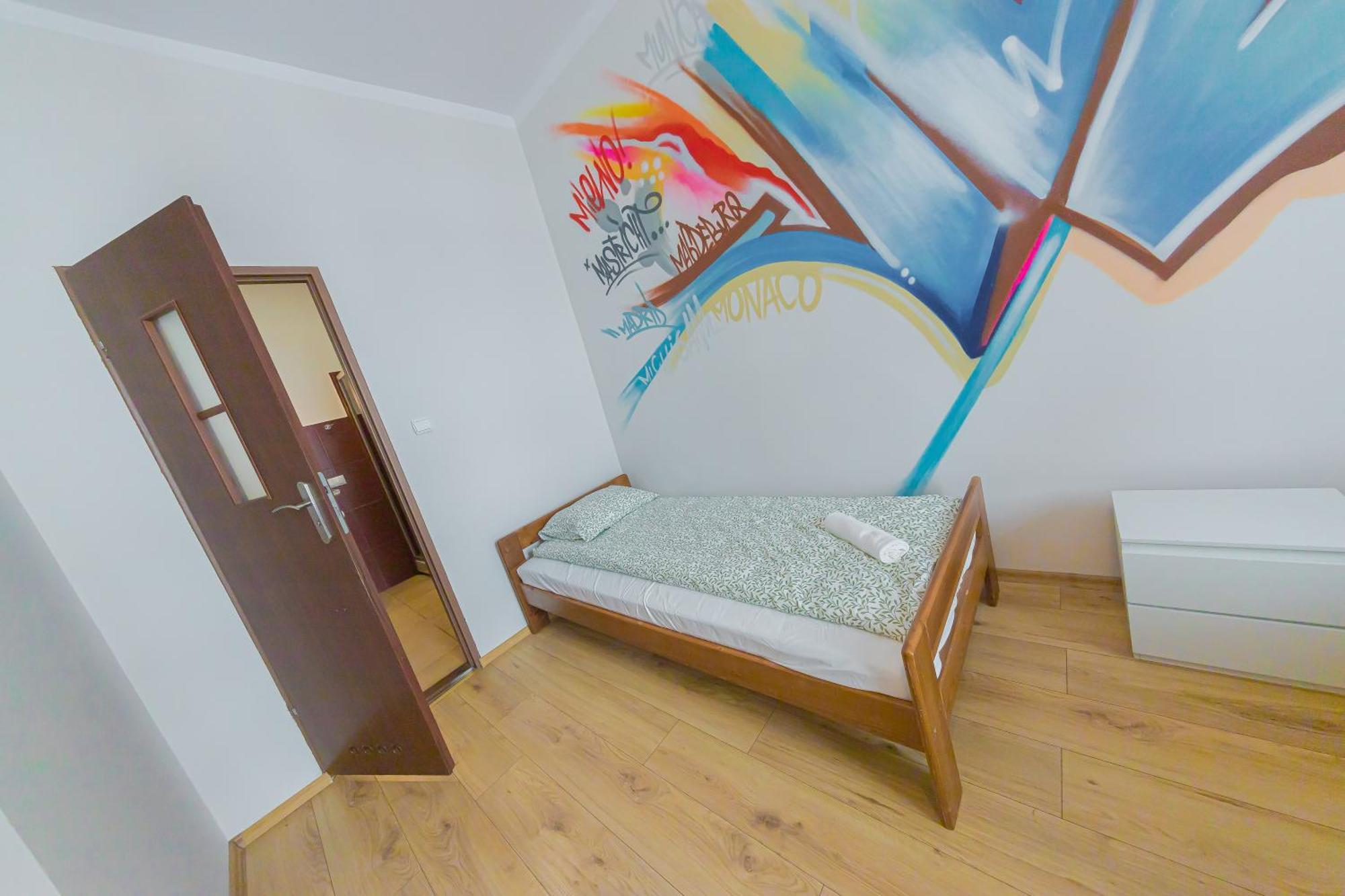 Graffiti Hostel *