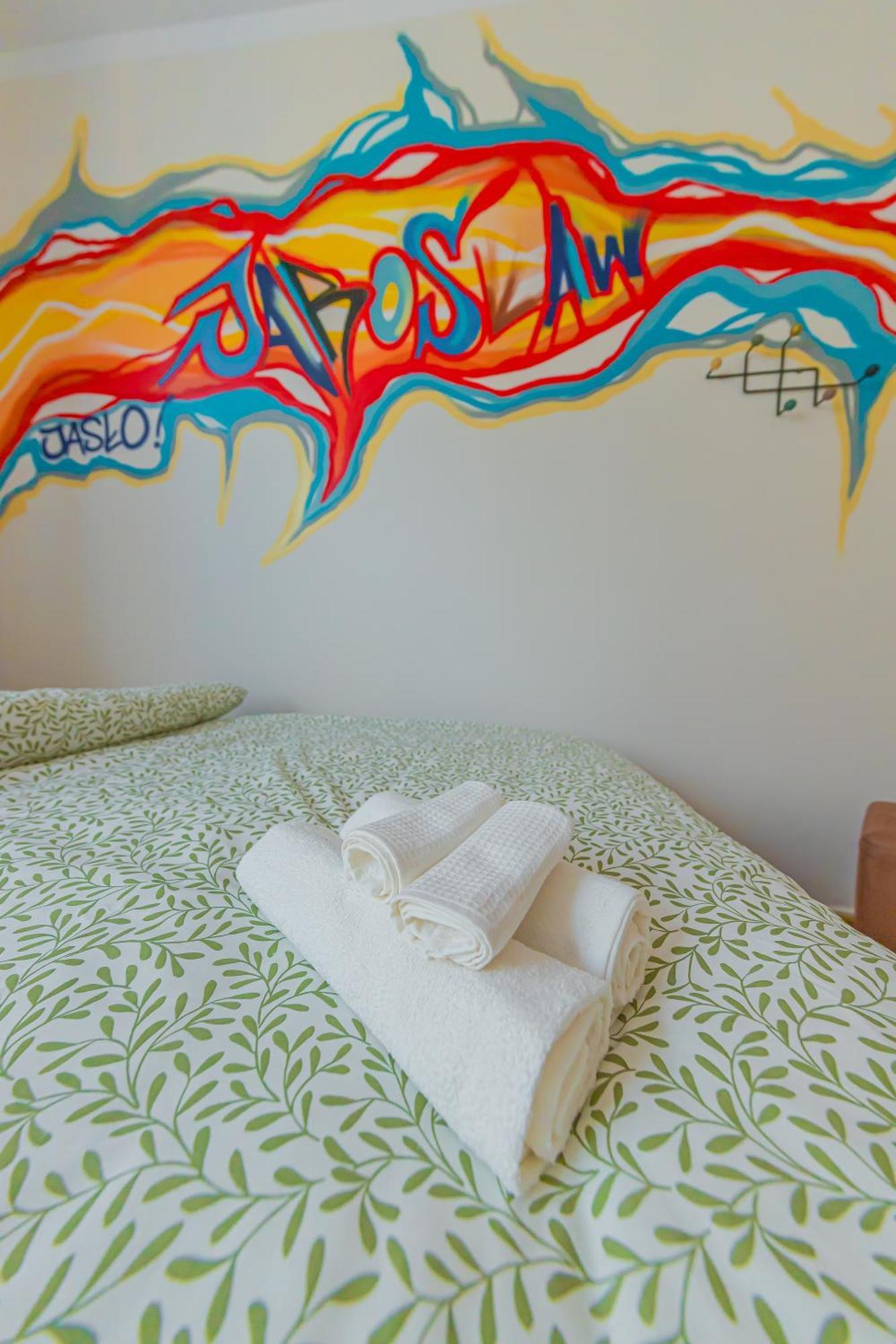 Hostel Graffiti *