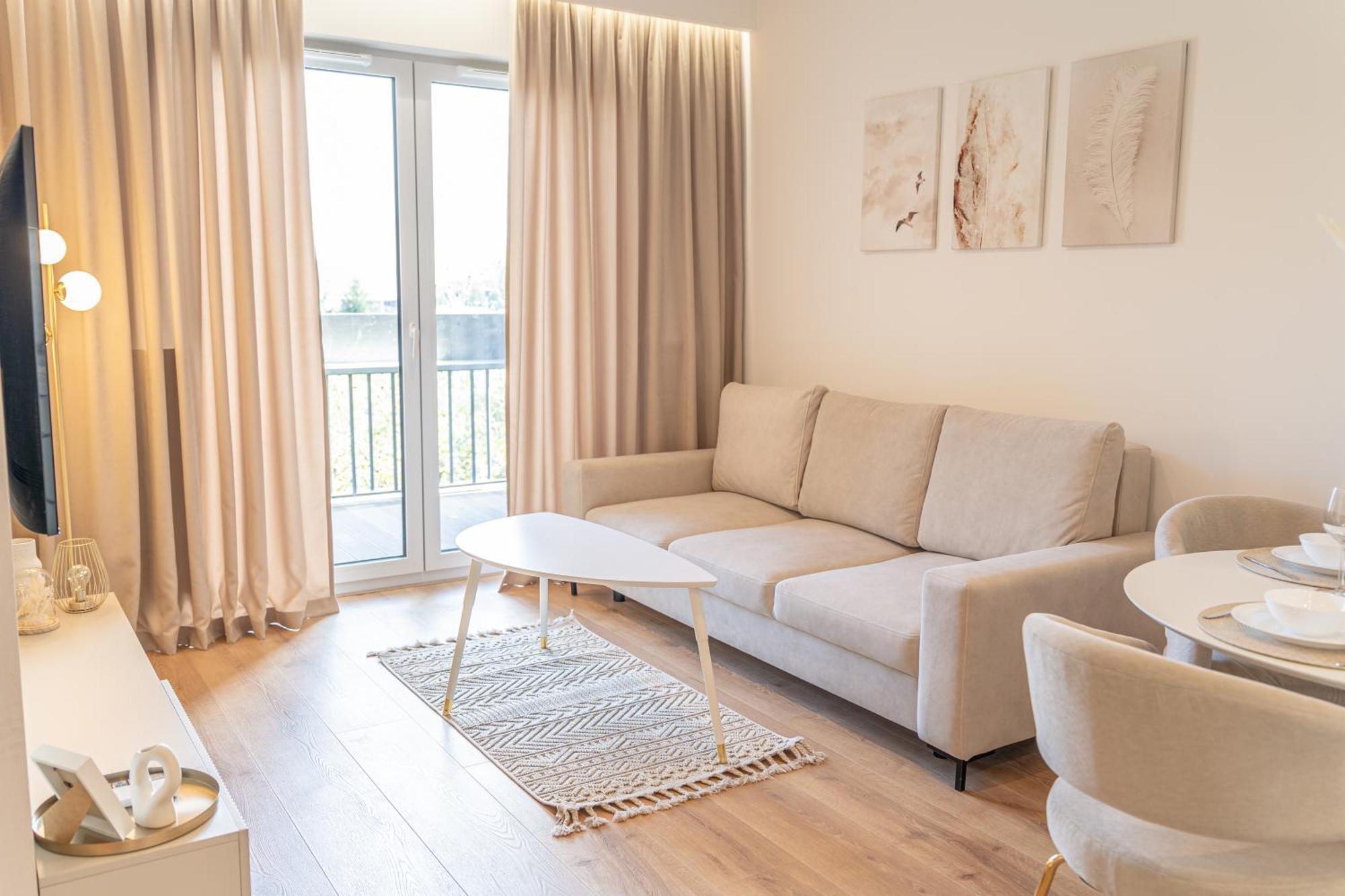 K&m Near Tauron Arena Apartment *