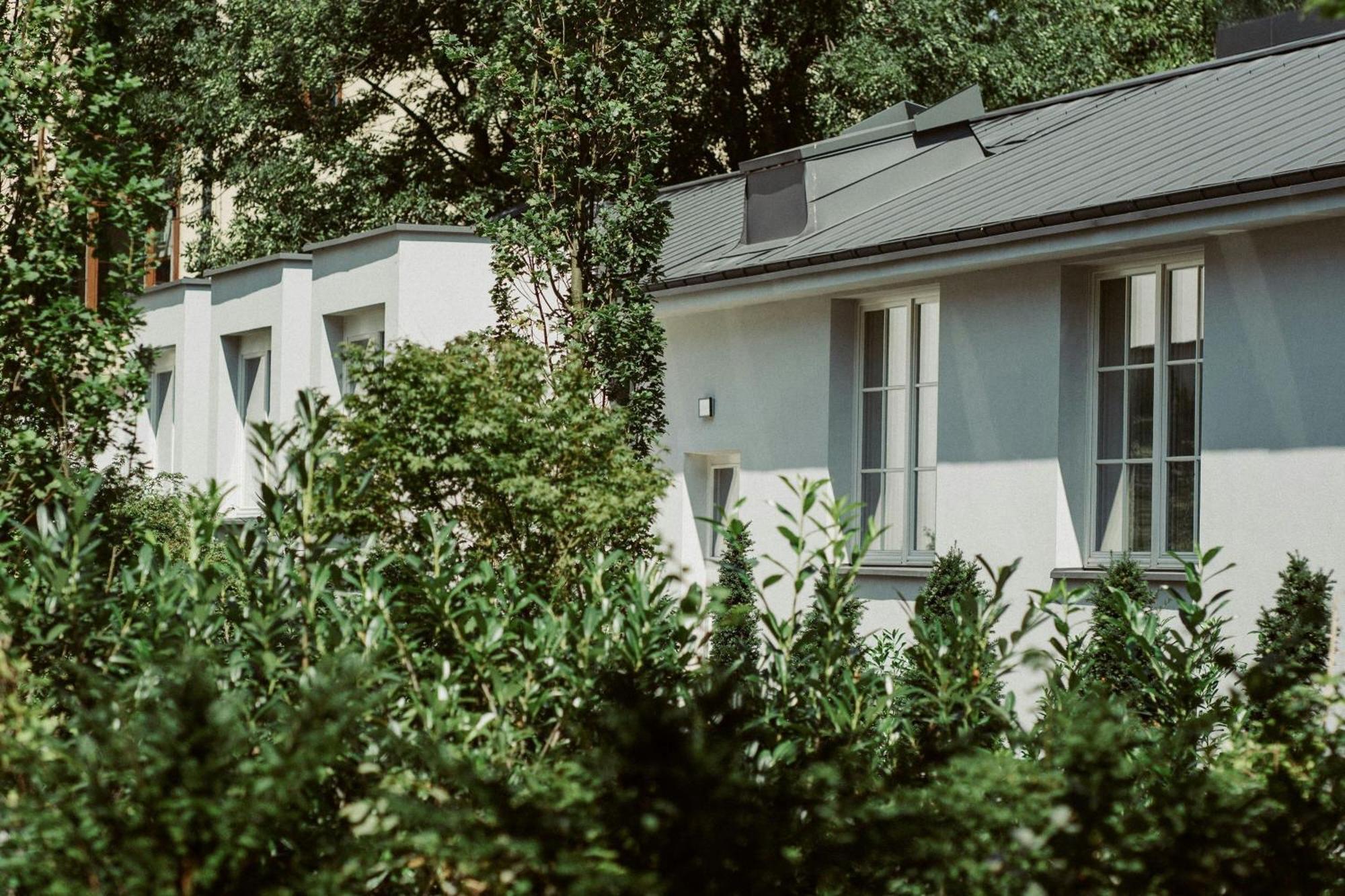 Stradom House, Autograph Collection 5*