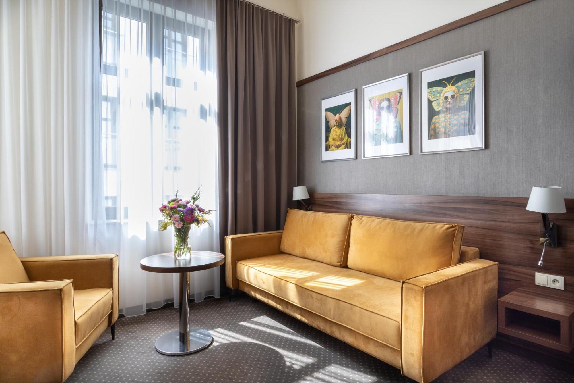 Hotel Golden Tulip Center 4*