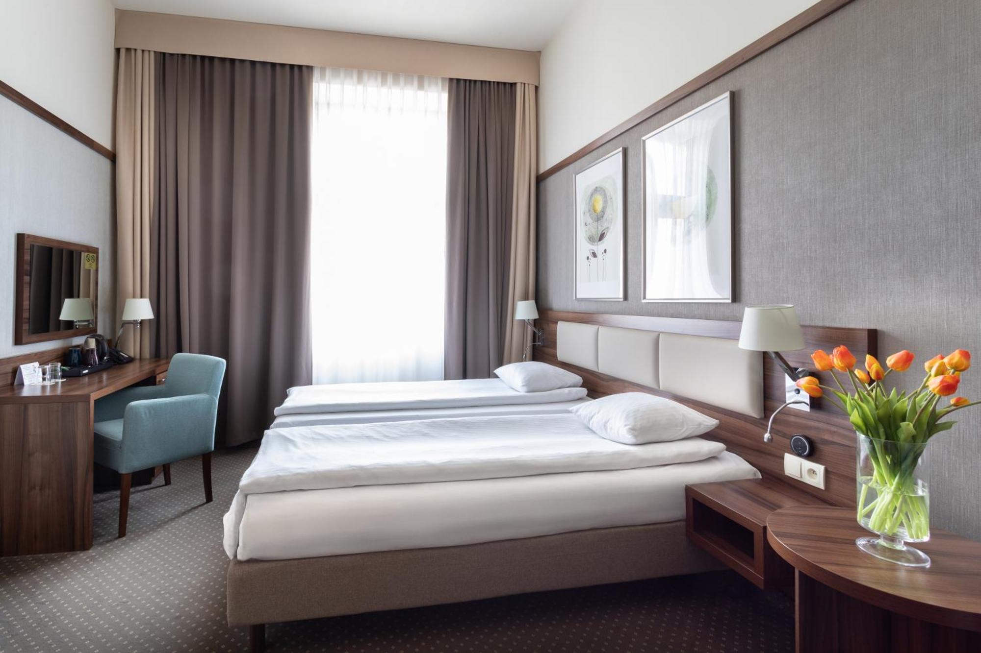 Golden Tulip Center Hotel 4*