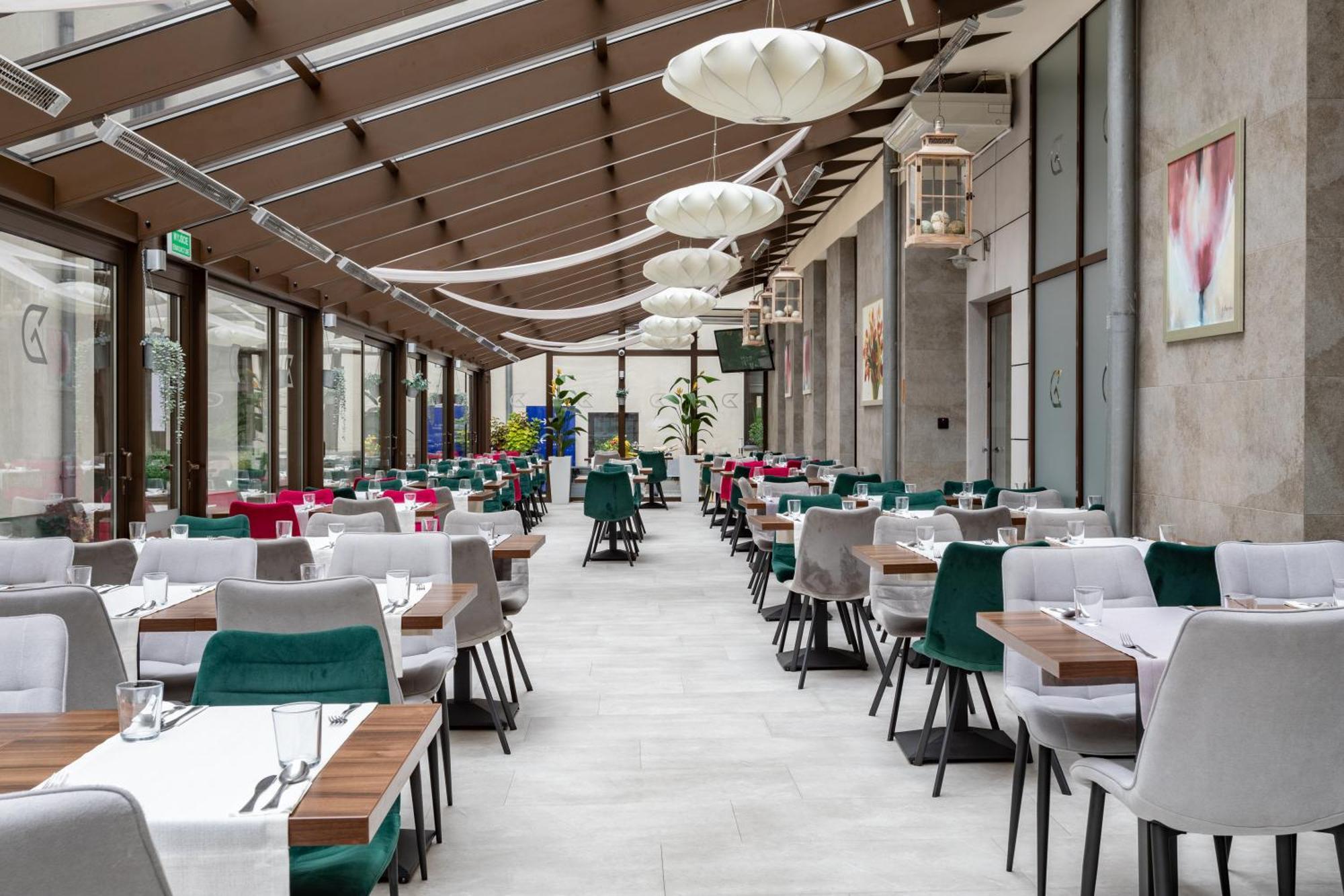 Hotel Golden Tulip Center 4*