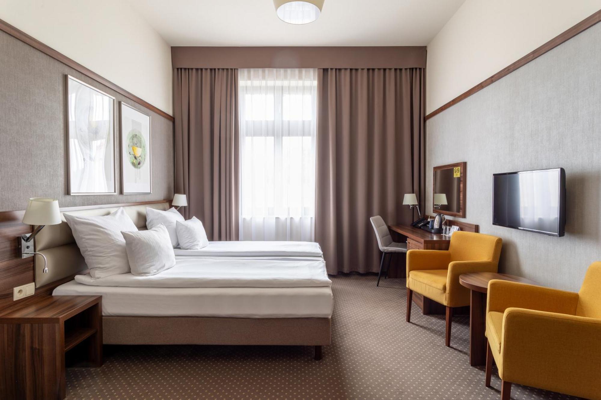 Golden Tulip Center 4*