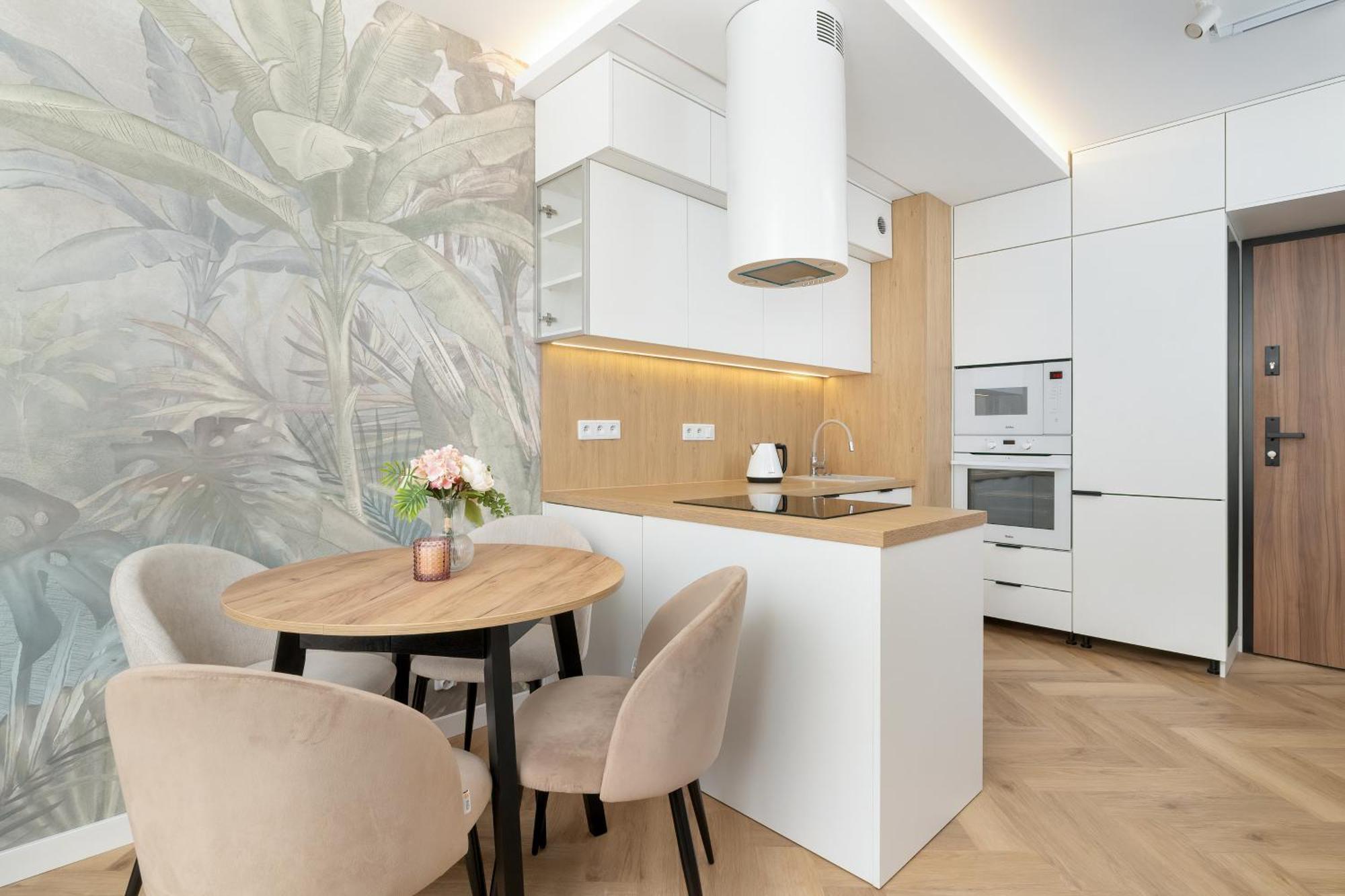 Cozy Laszkiewicza With Parking By Renters