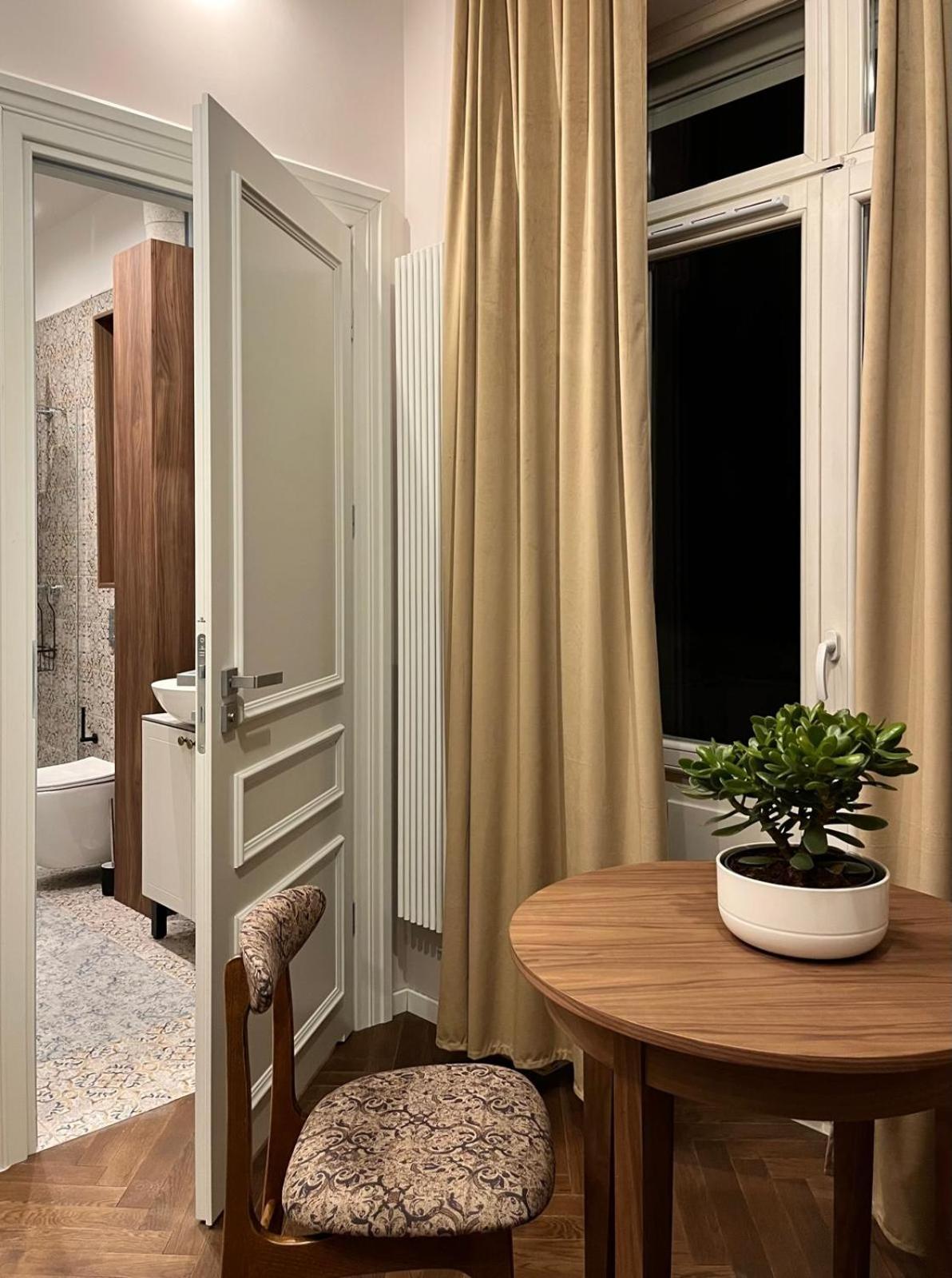 Aparthotel Starowislna 77 *