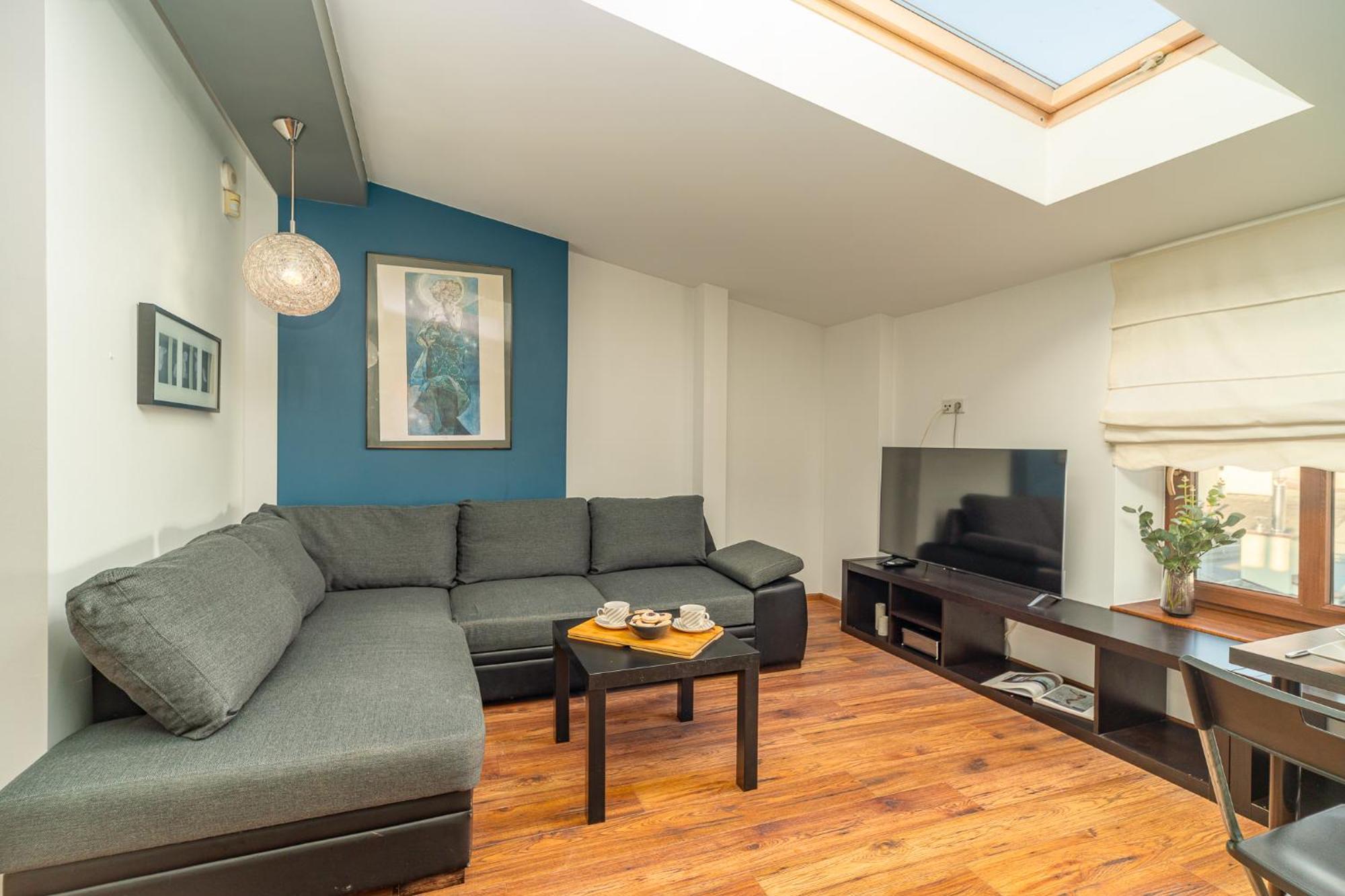 - Location, Ac - By Rentujemy Apartment