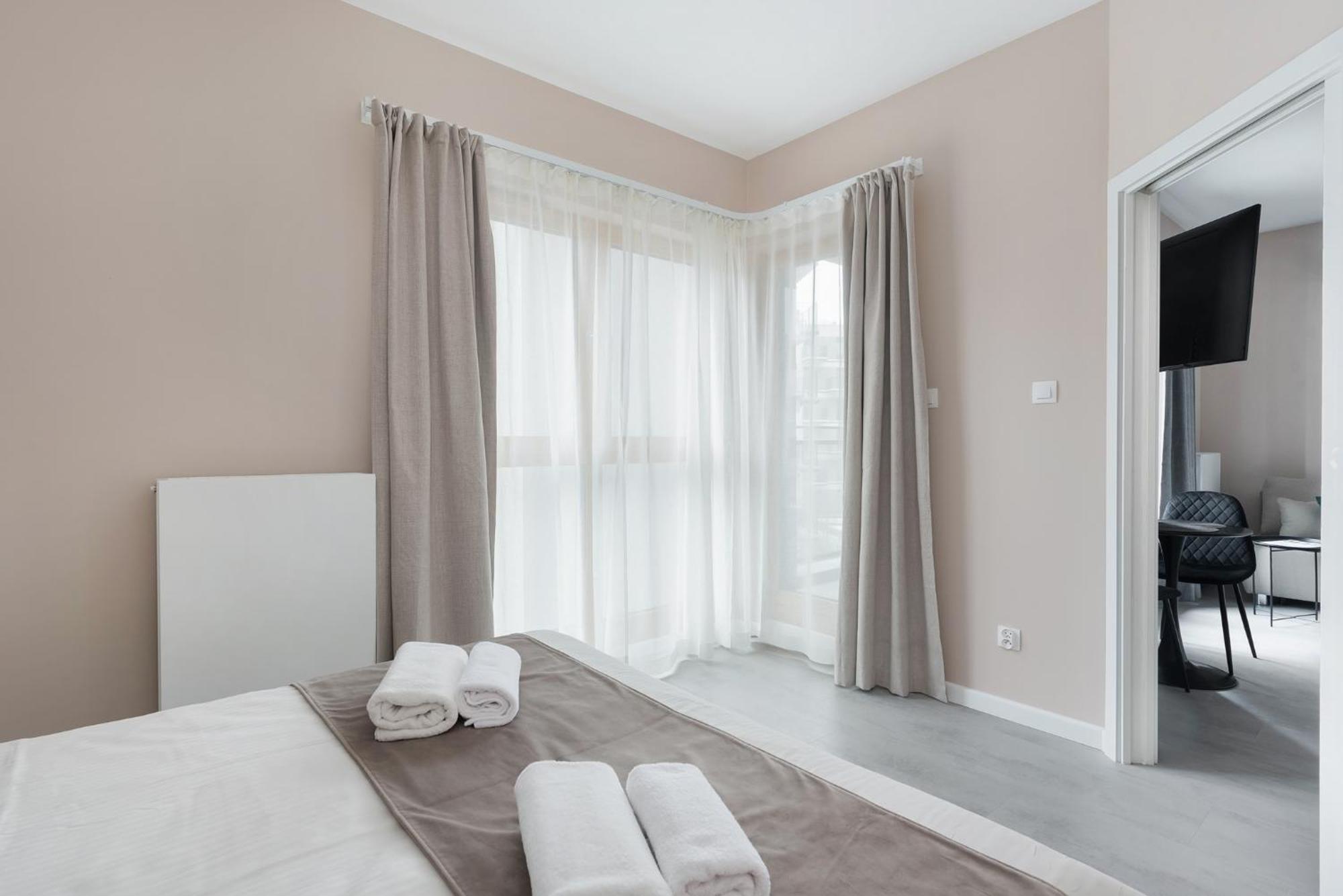 By Bed&bath Apartment